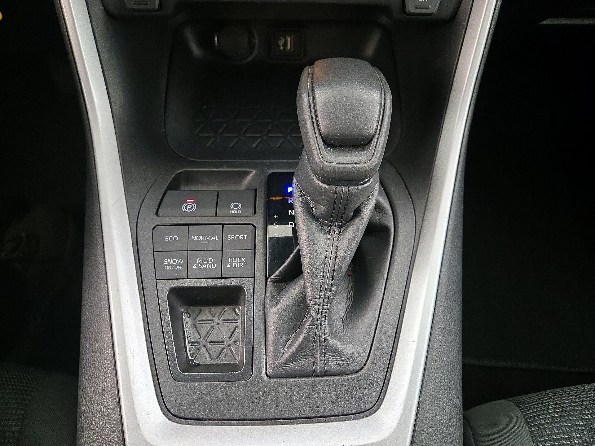 Thumbnail: 2024 Toyota RAV4 - 17