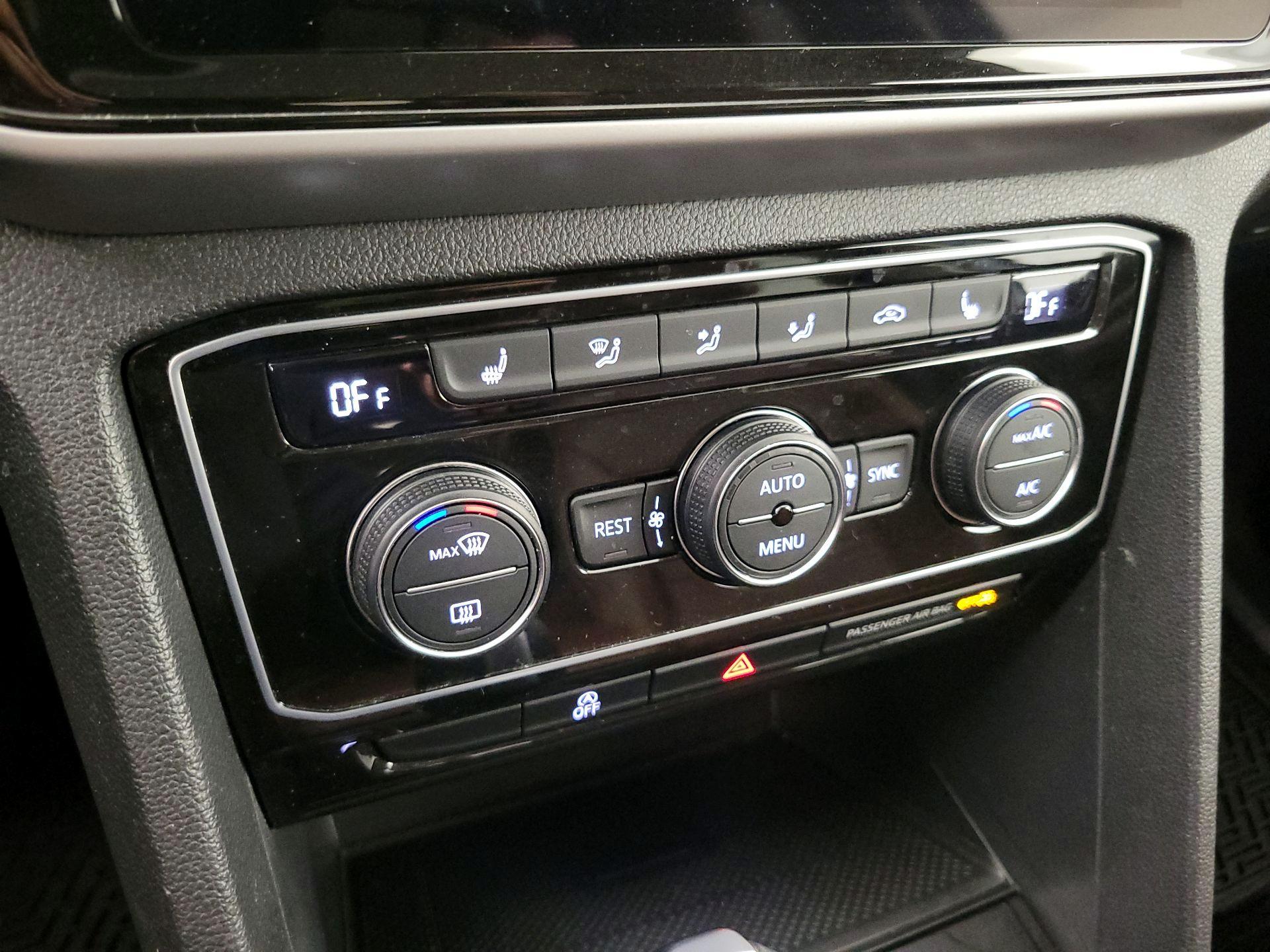 Thumbnail: 2022 Volkswagen Atlas - 16