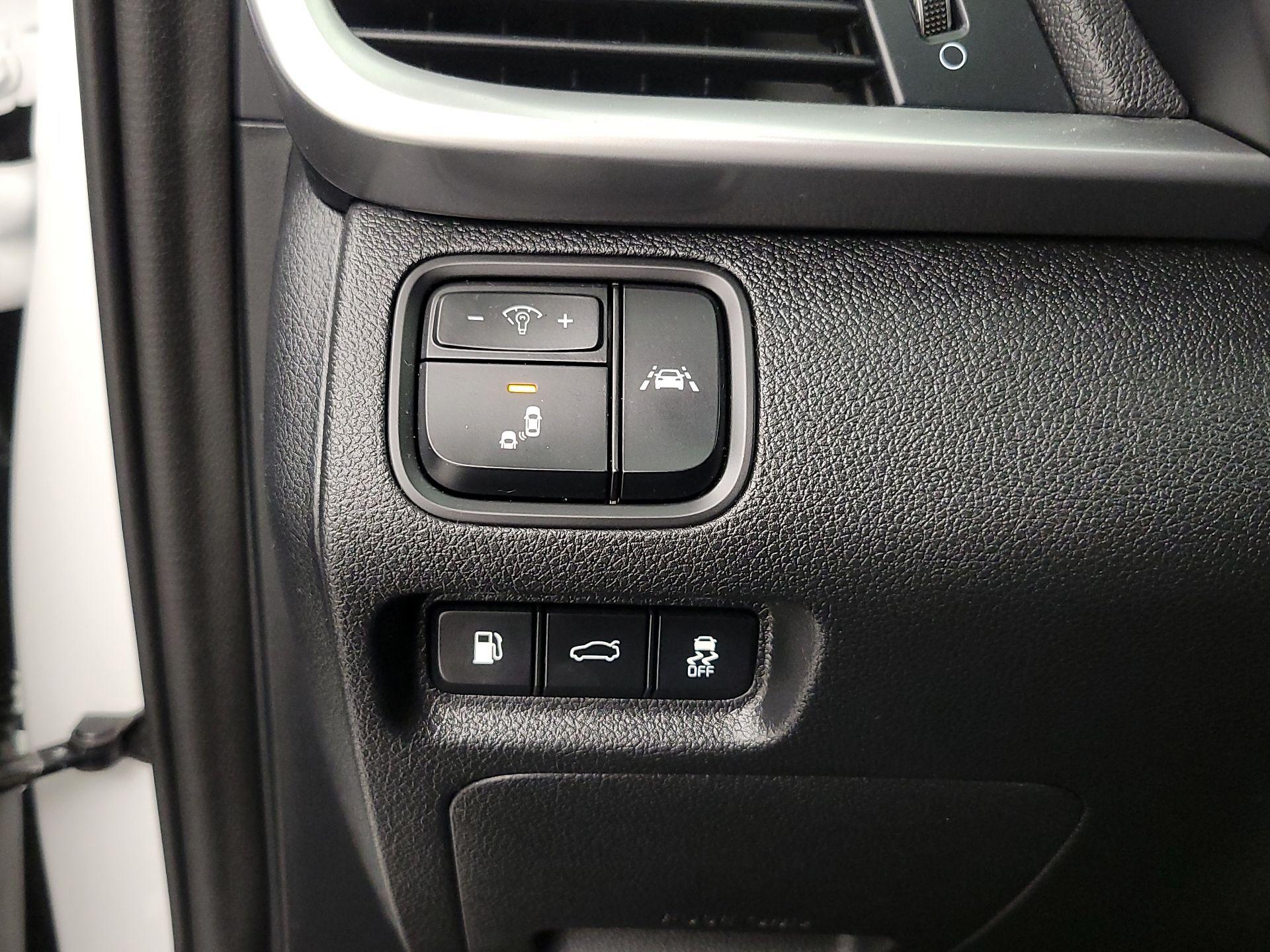 Thumbnail: 2020 Kia Optima - 13