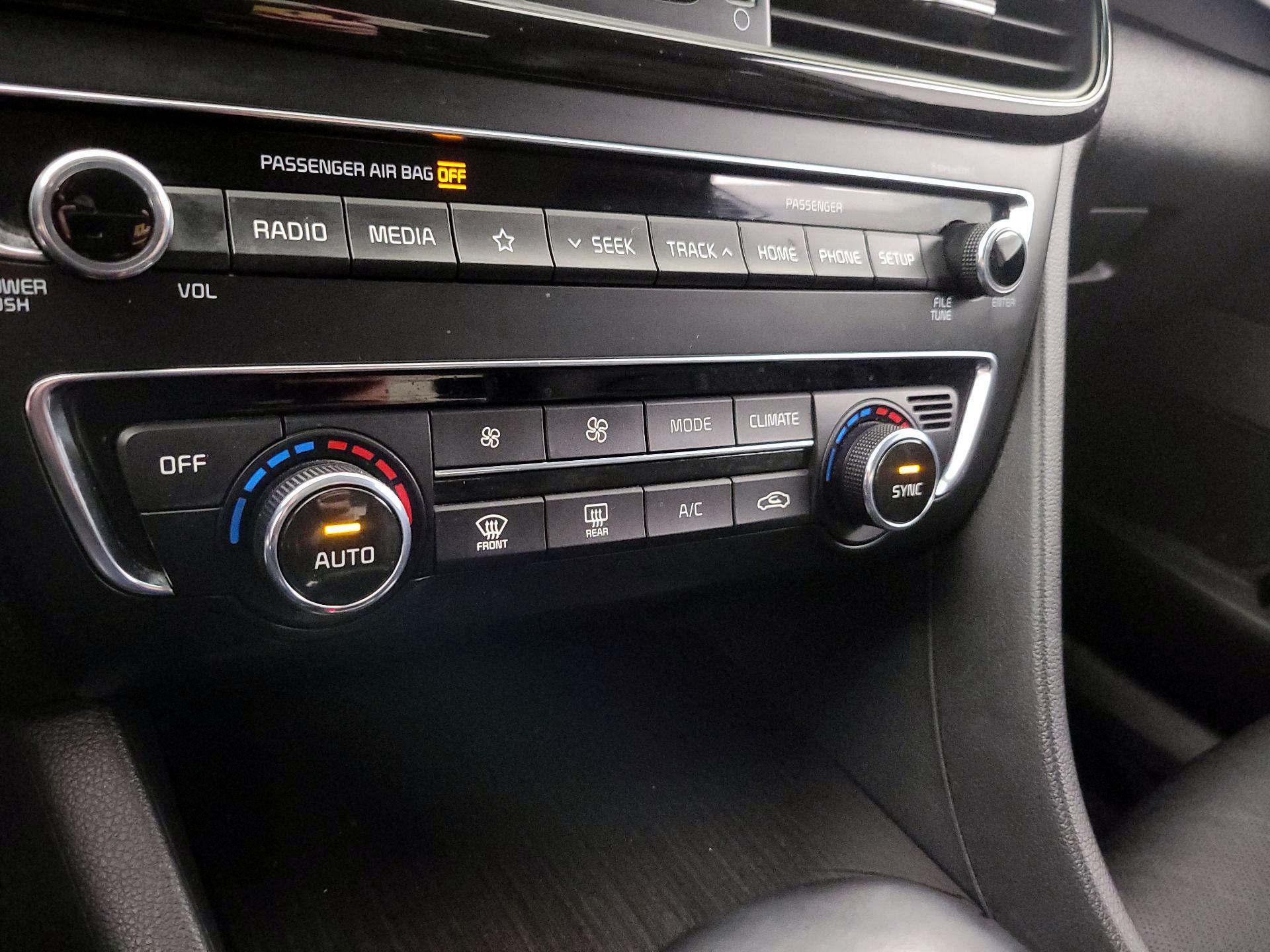 Thumbnail: 2020 Kia Optima - 16