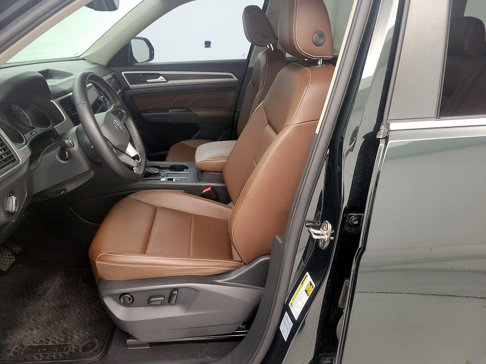 Thumbnail: 2021 Volkswagen Atlas - 11