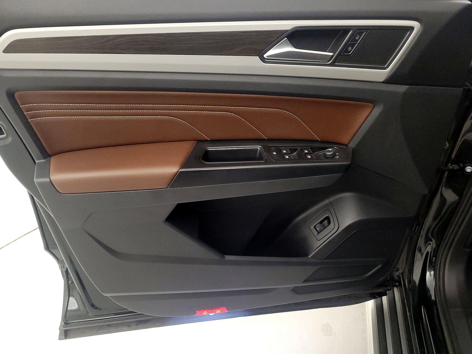 Thumbnail: 2021 Volkswagen Atlas - 12