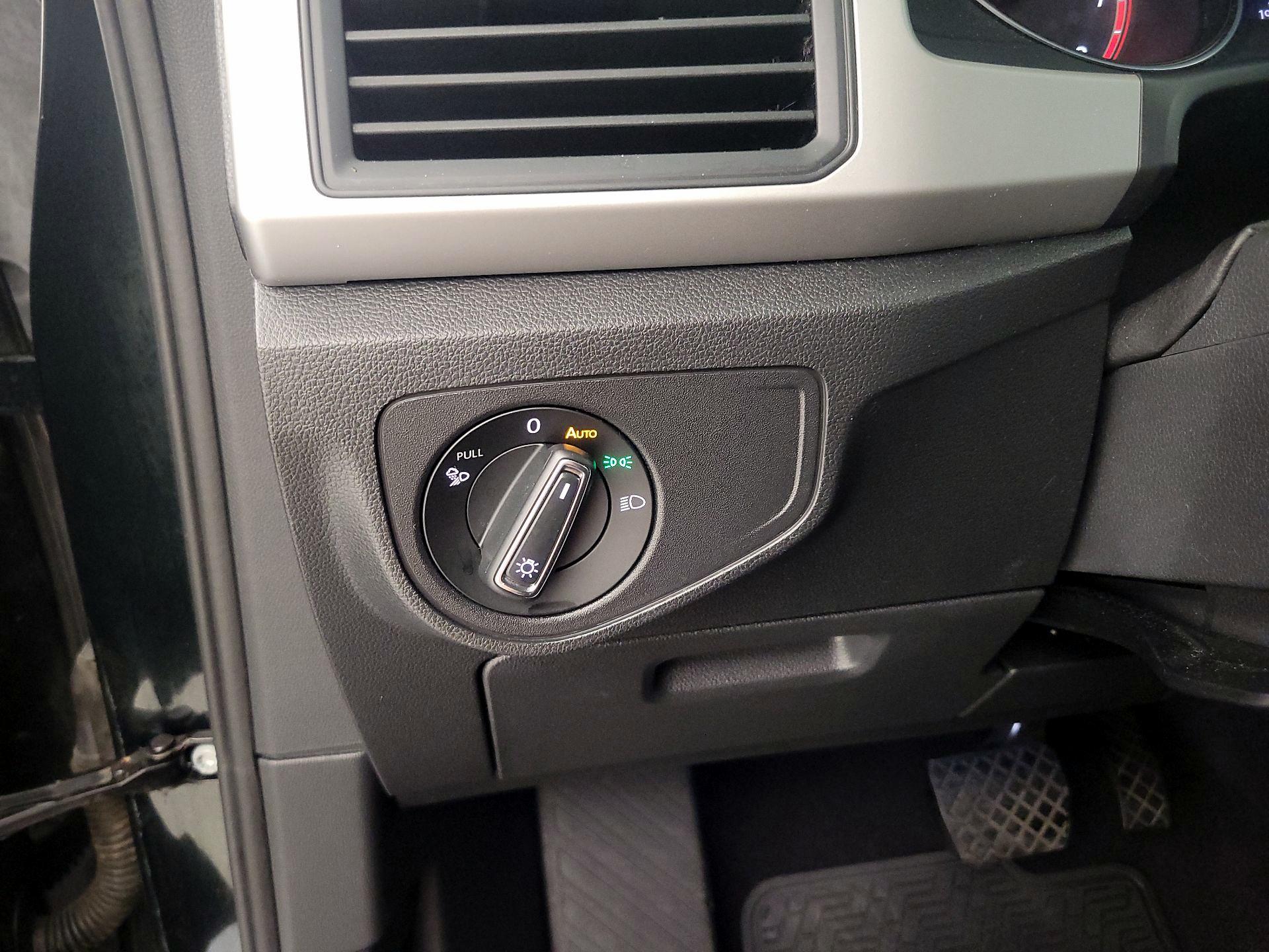 Thumbnail: 2021 Volkswagen Atlas - 13