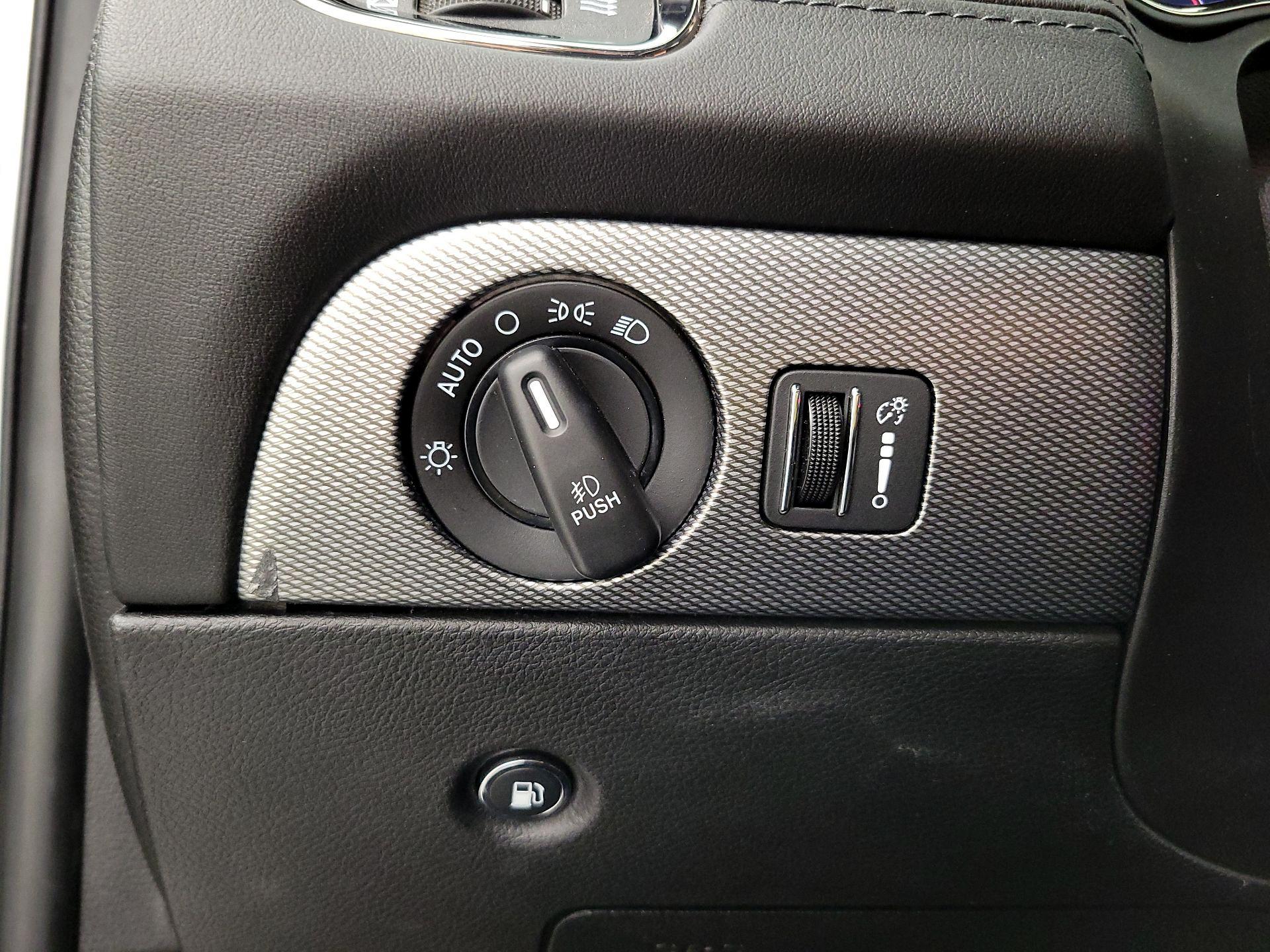 Thumbnail: 2020 Dodge Durango - 13