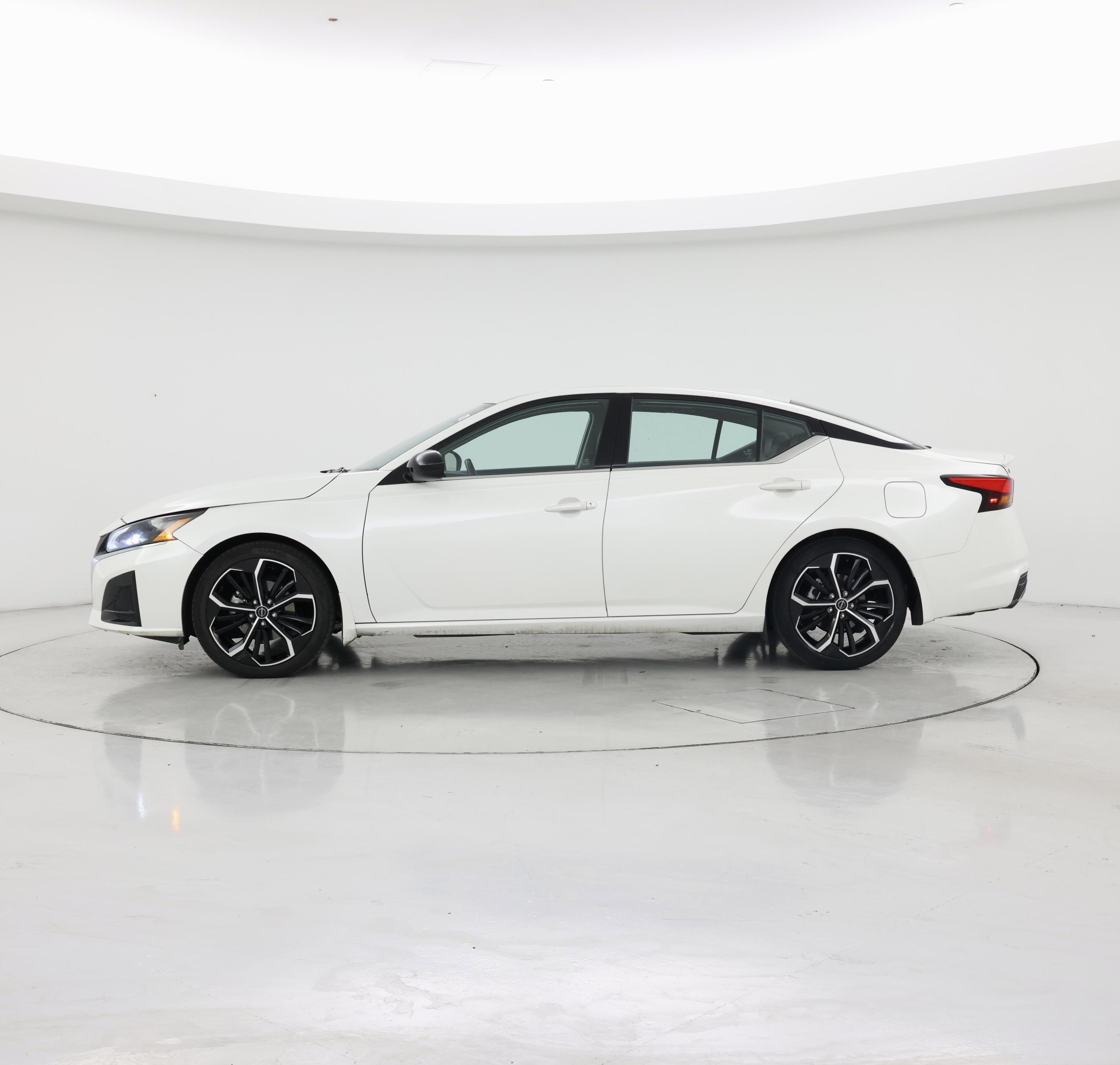 Thumbnail: 2023 Nissan Altima - 3