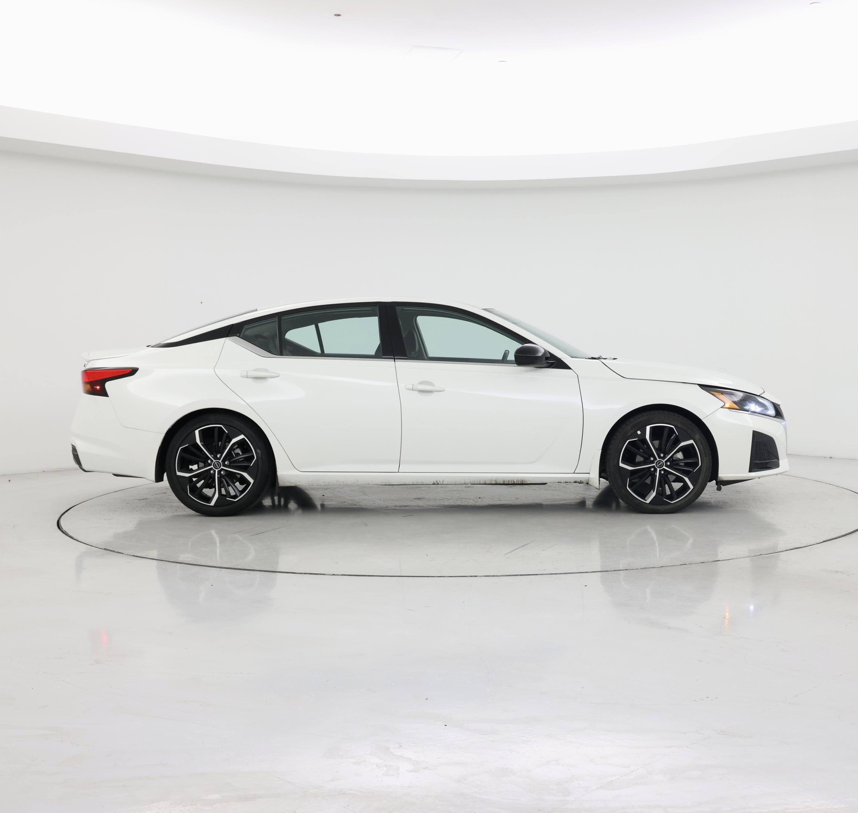 Thumbnail: 2023 Nissan Altima - 7