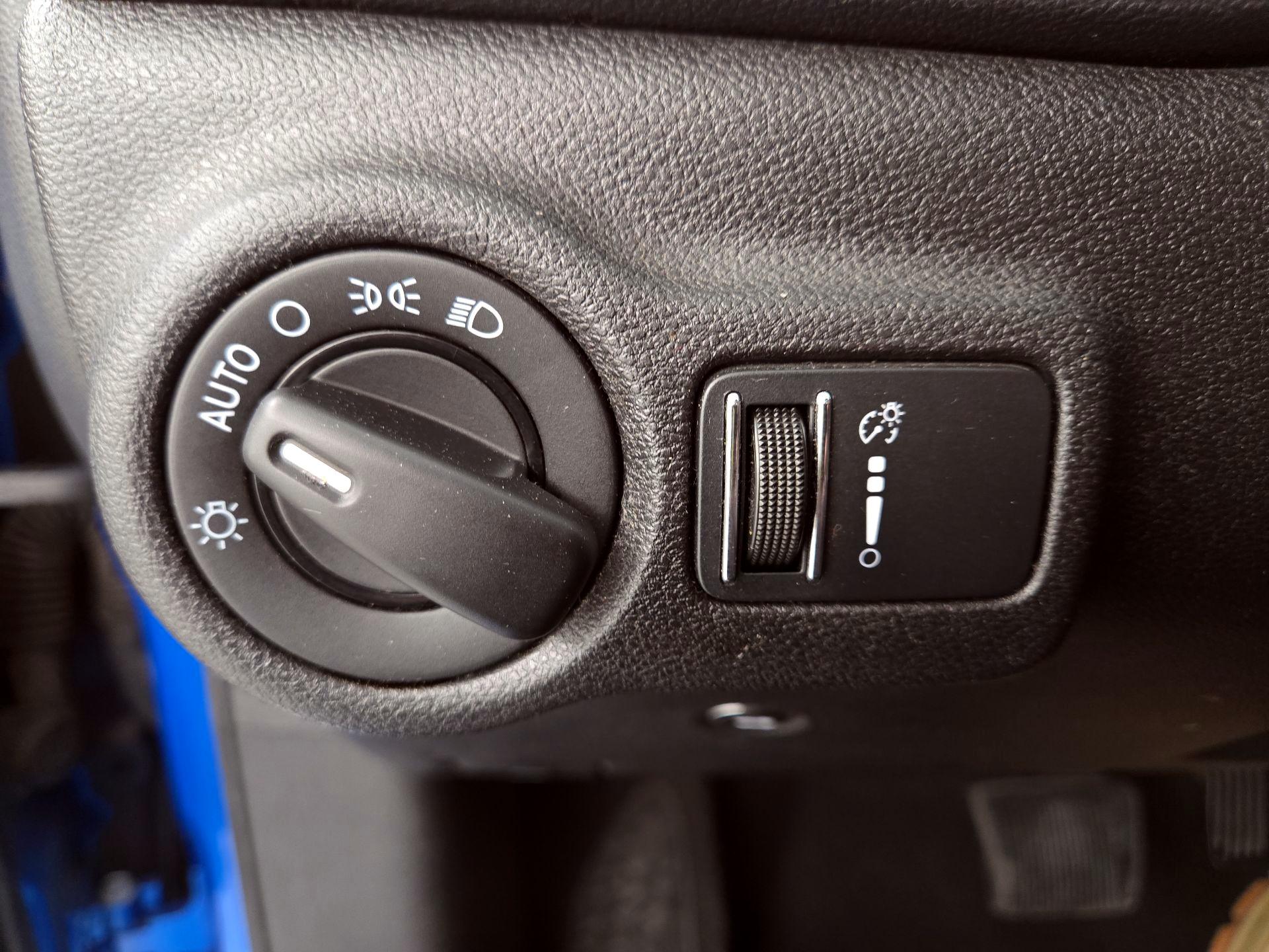 Thumbnail: 2016 Dodge Dart - 13