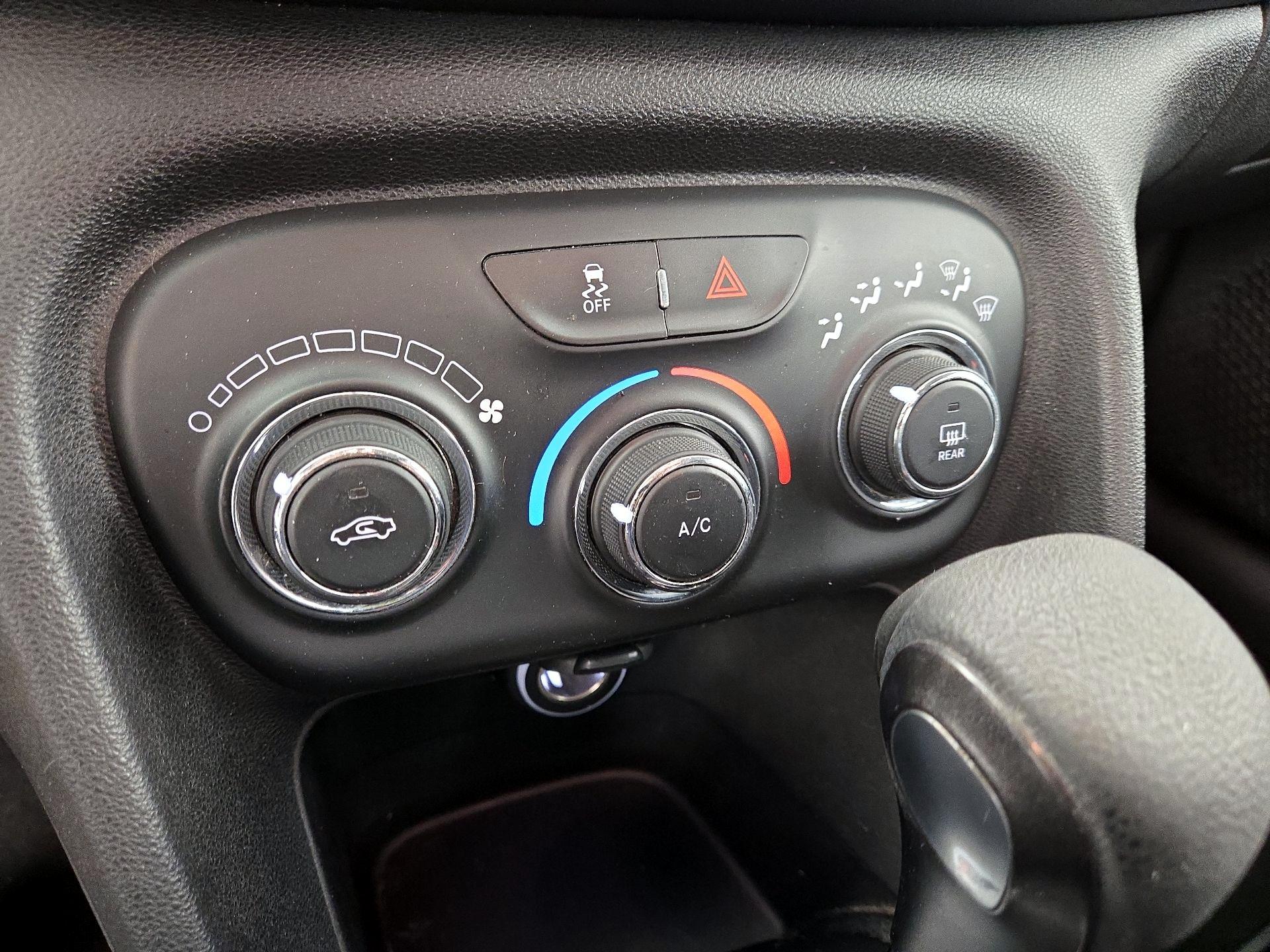 Thumbnail: 2016 Dodge Dart - 15