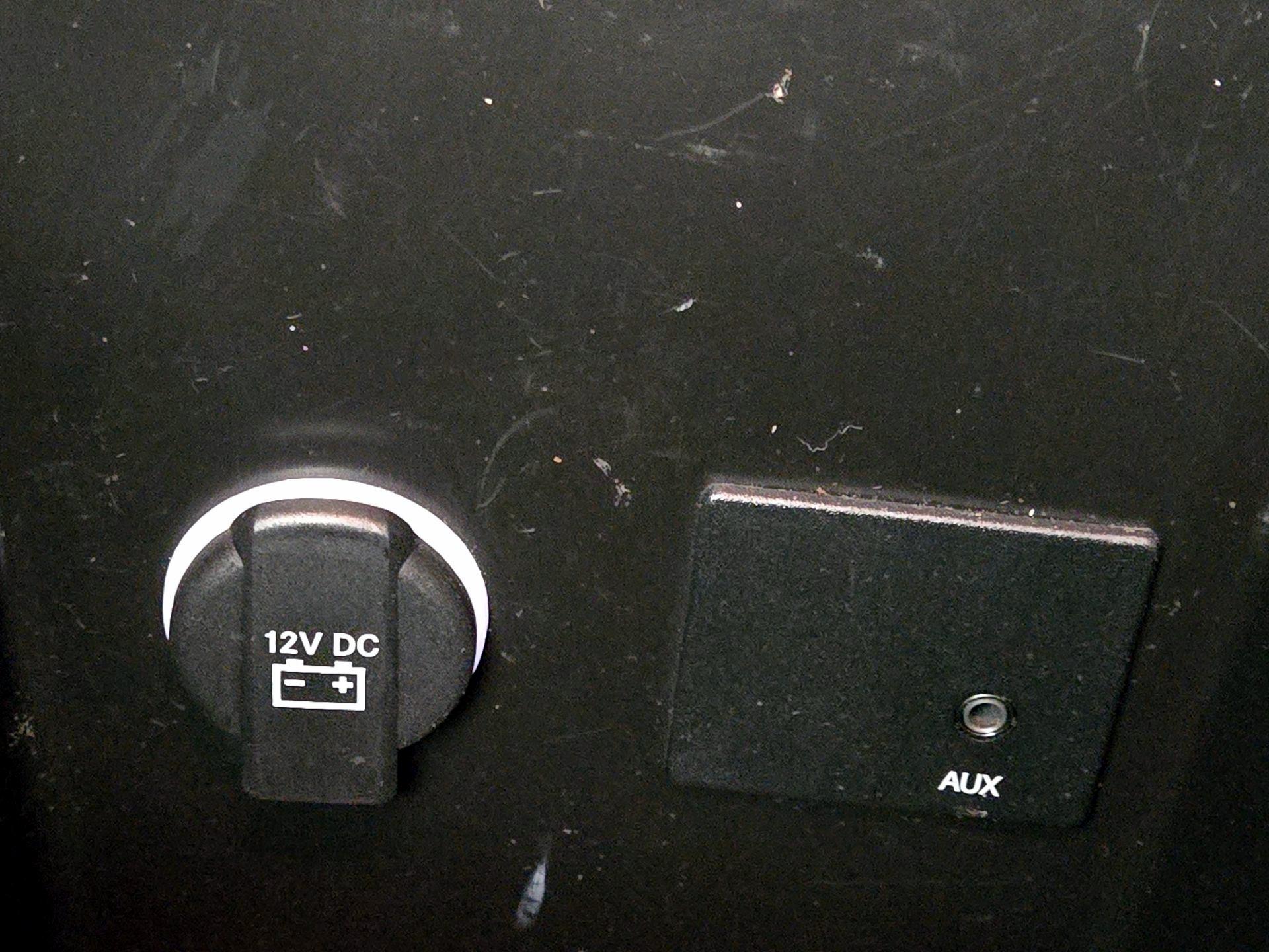 Thumbnail: 2016 Dodge Dart - 17