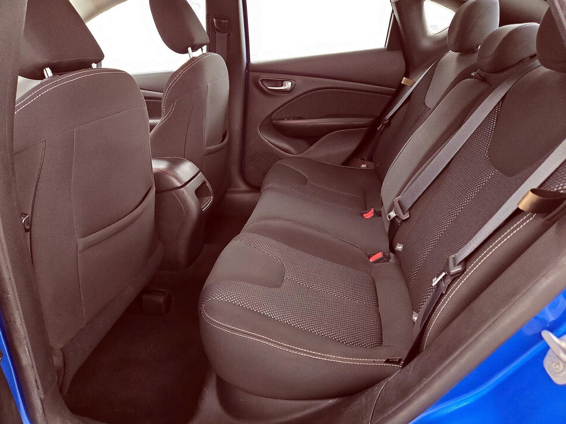 Thumbnail: 2016 Dodge Dart - 18