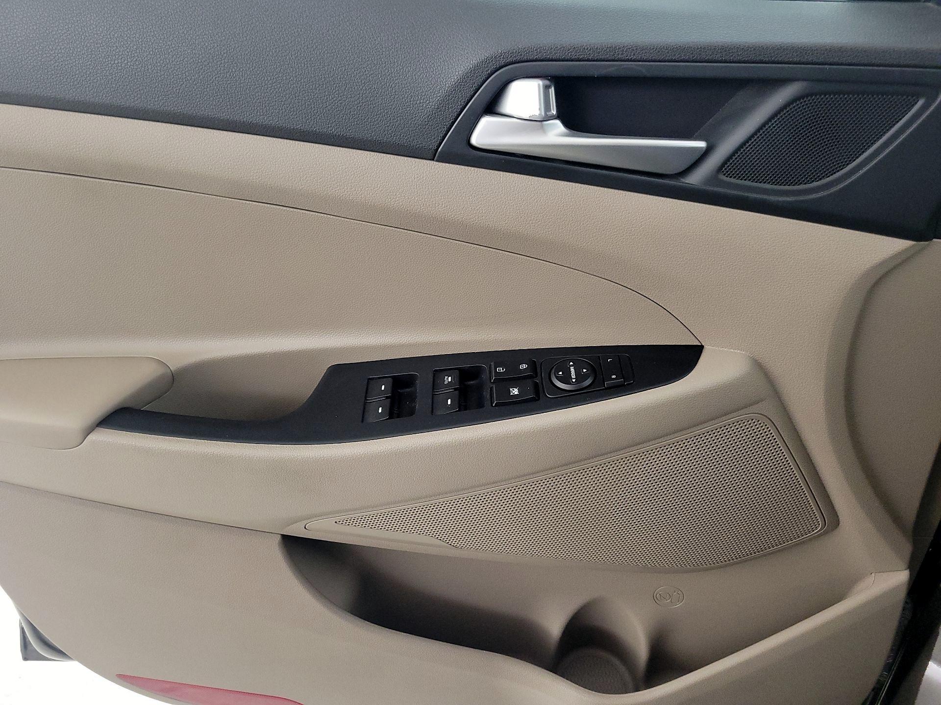 Thumbnail: 2020 Hyundai Tucson - 12