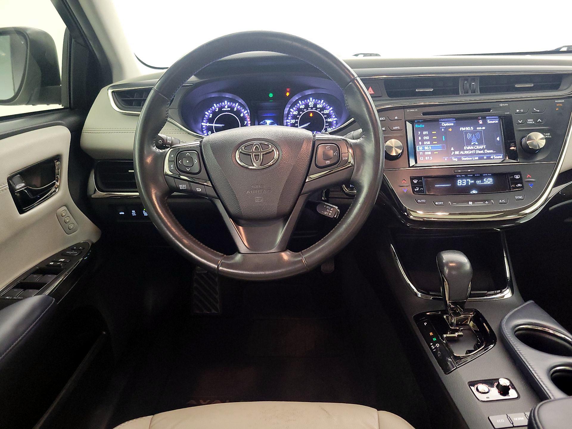 Thumbnail: 2015 Toyota Avalon - 10