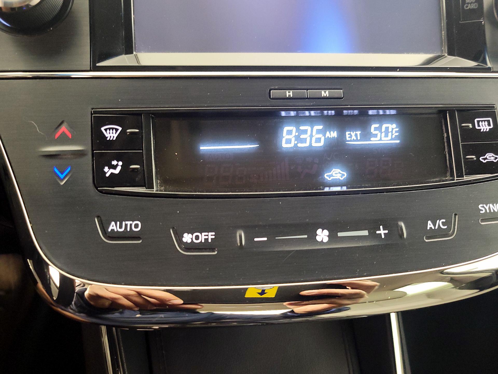 Thumbnail: 2015 Toyota Avalon - 16