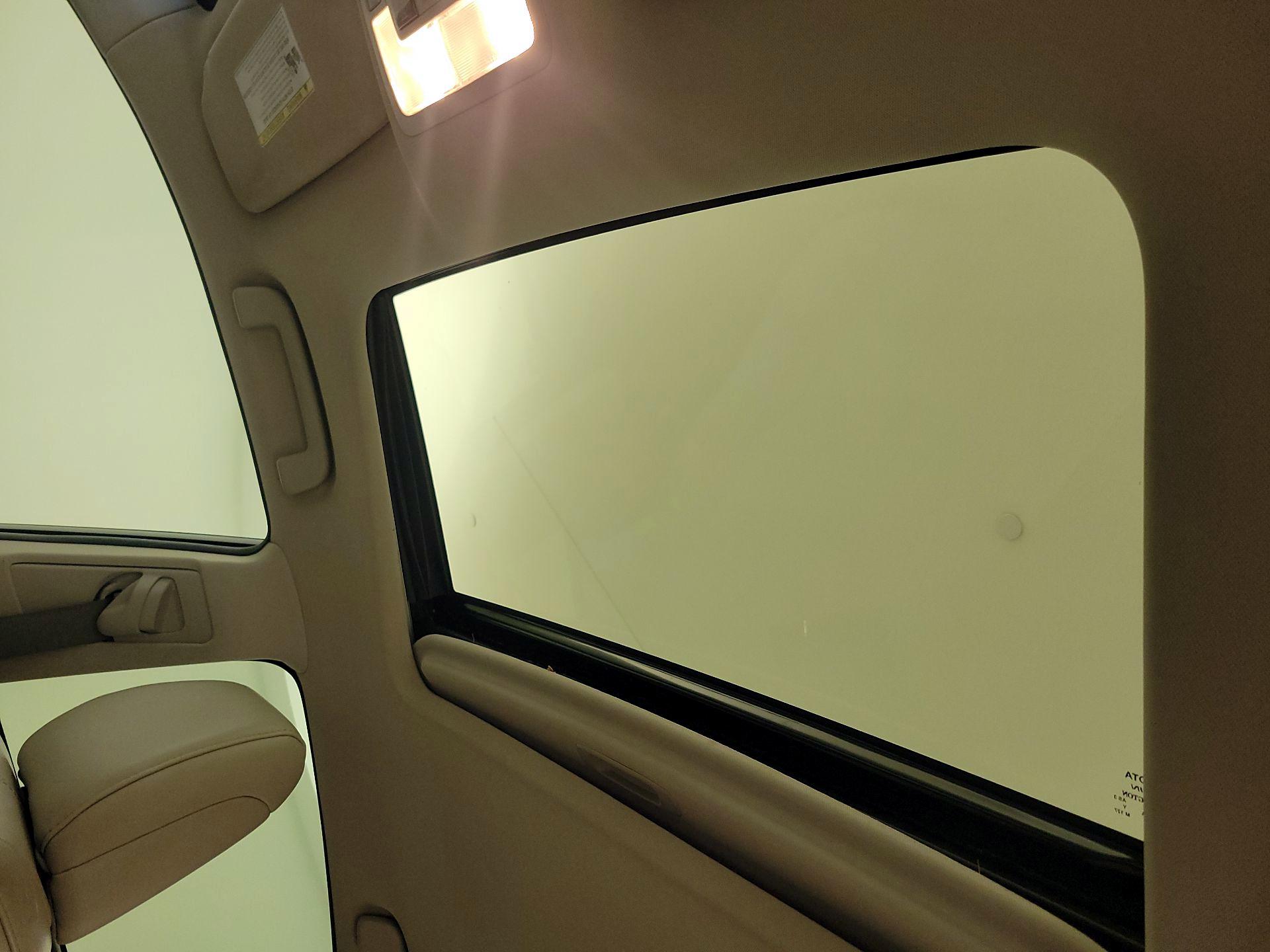 Thumbnail: 2015 Toyota Avalon - 18