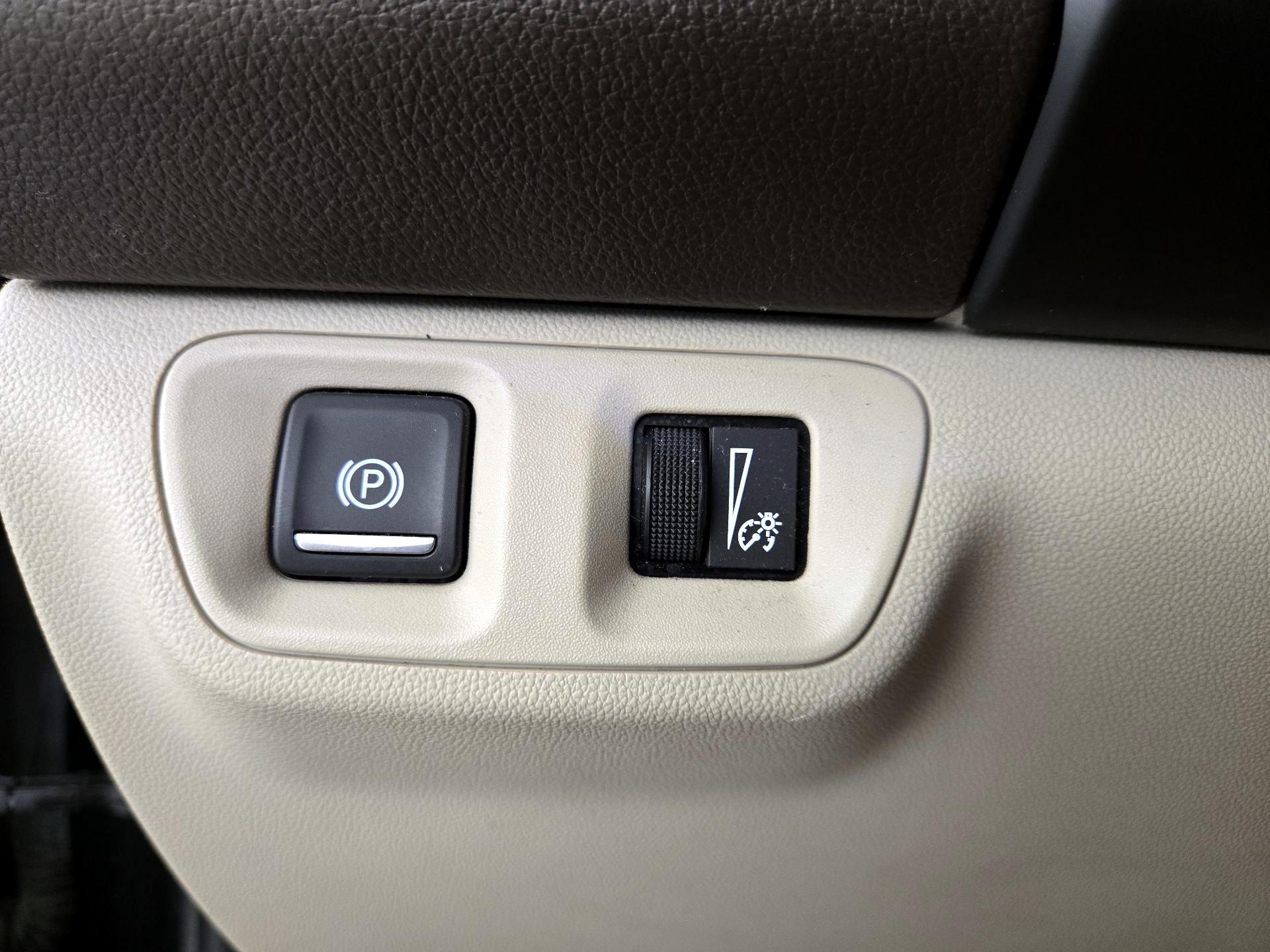 Thumbnail: 2017 GMC Acadia - 13