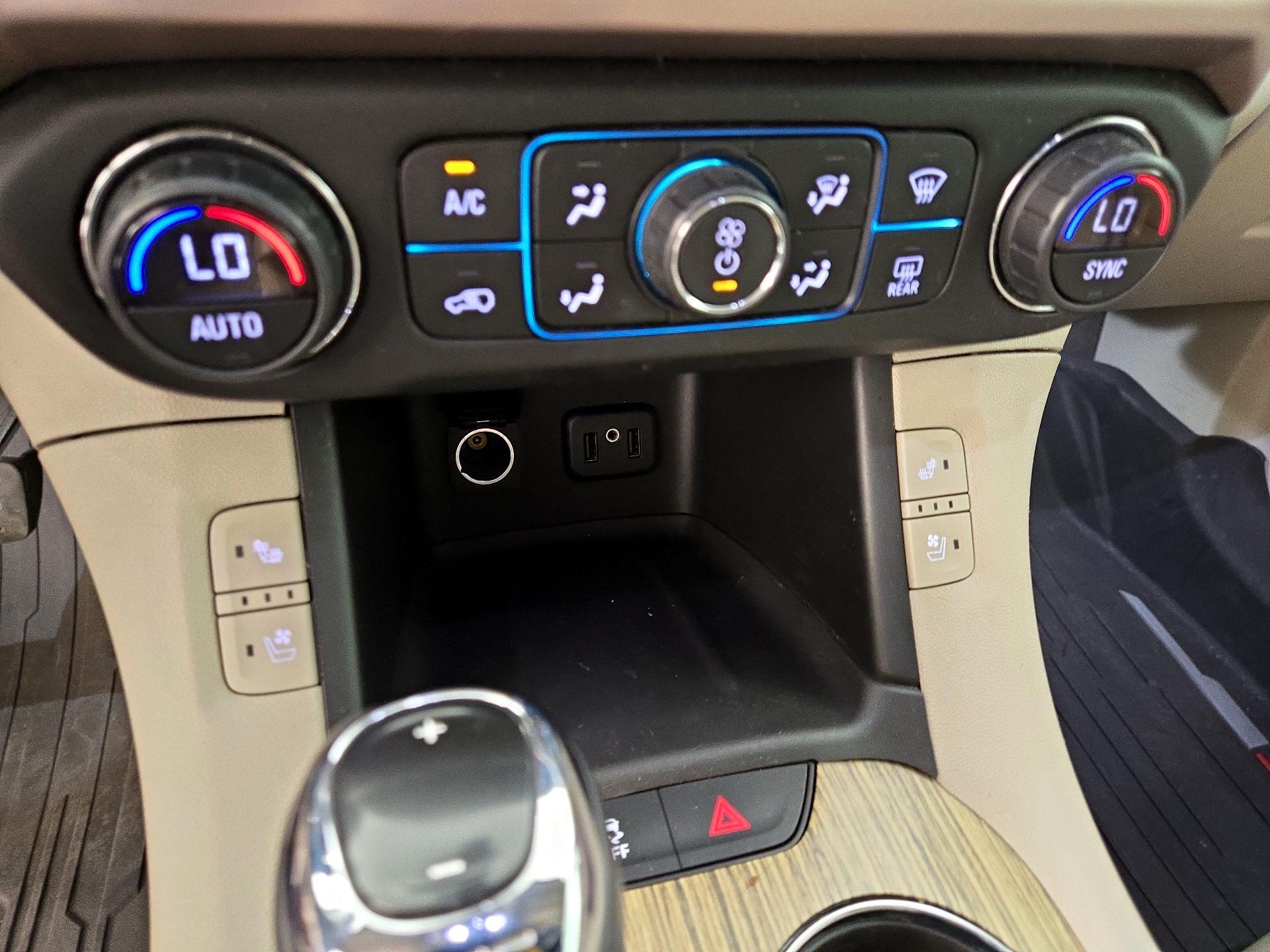 Thumbnail: 2017 GMC Acadia - 17