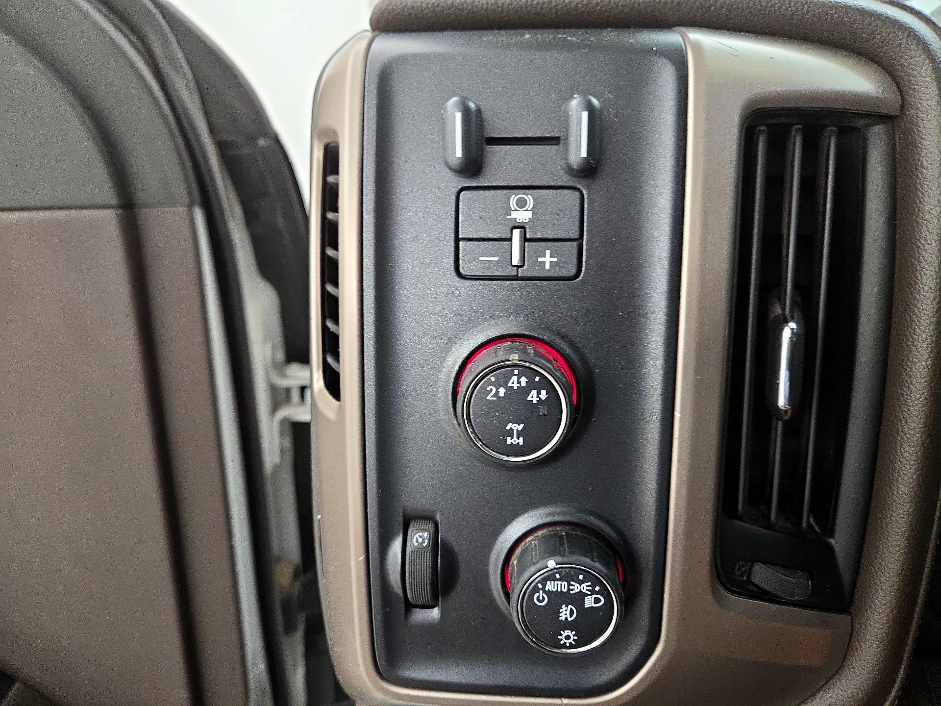 Thumbnail: 2015 GMC Sierra 3500 - 13