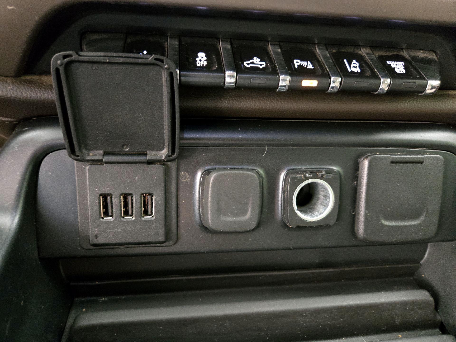 Thumbnail: 2015 GMC Sierra 3500 - 19