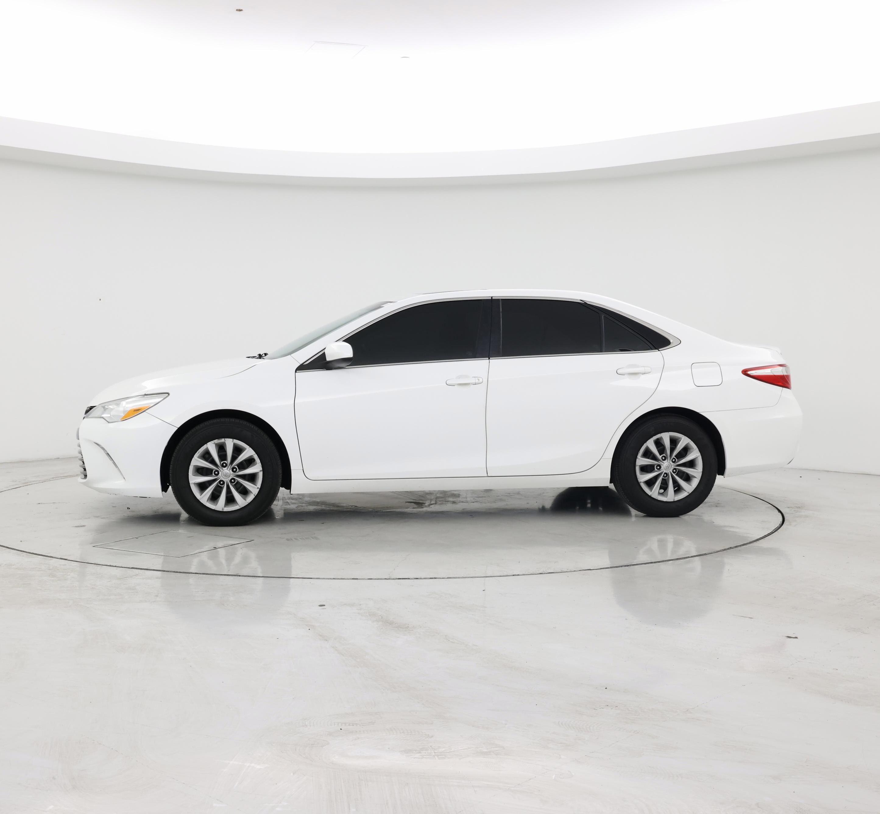 Thumbnail: 2015 Toyota Camry - 3