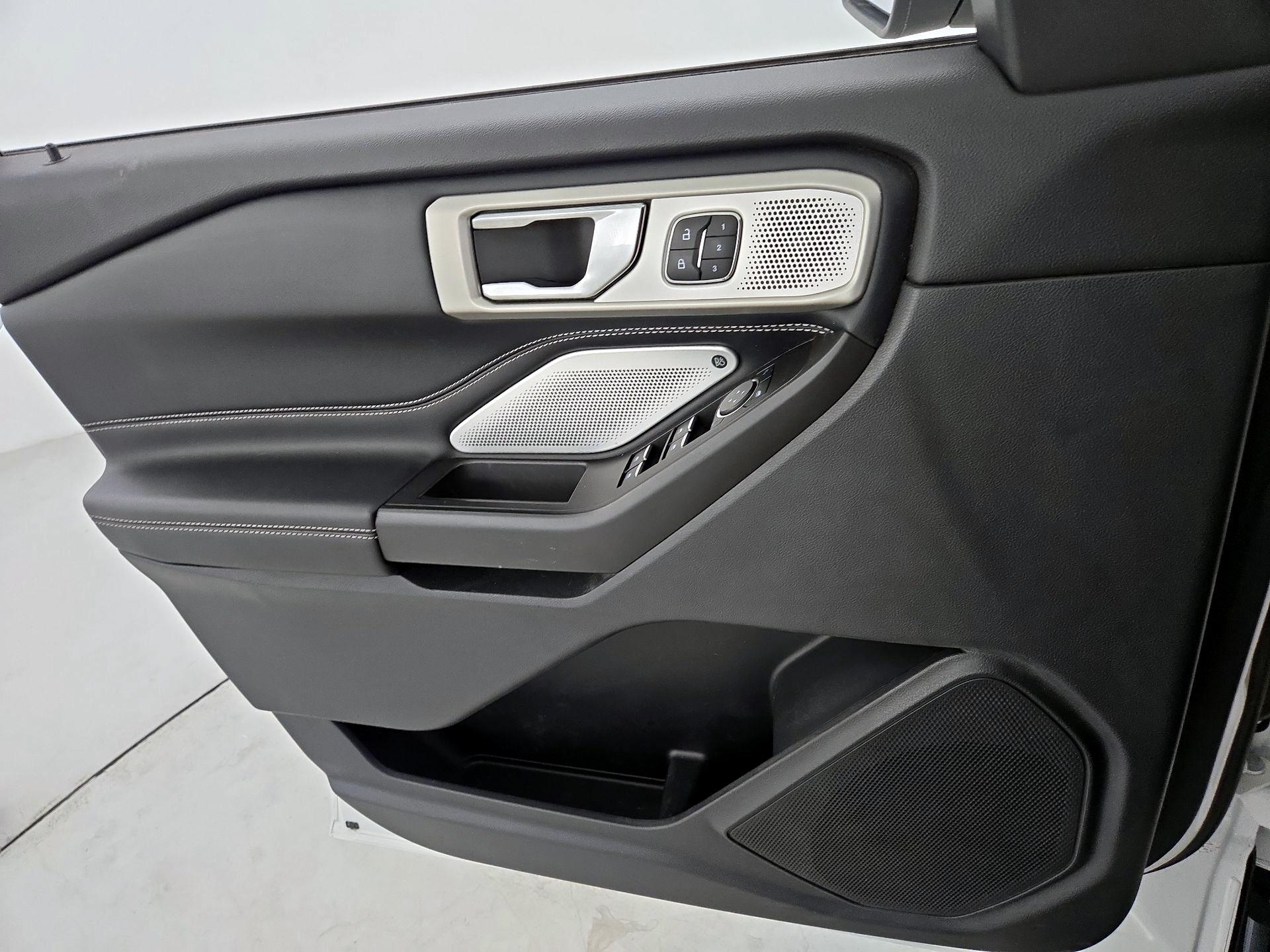 Thumbnail: 2020 Ford Explorer - 12