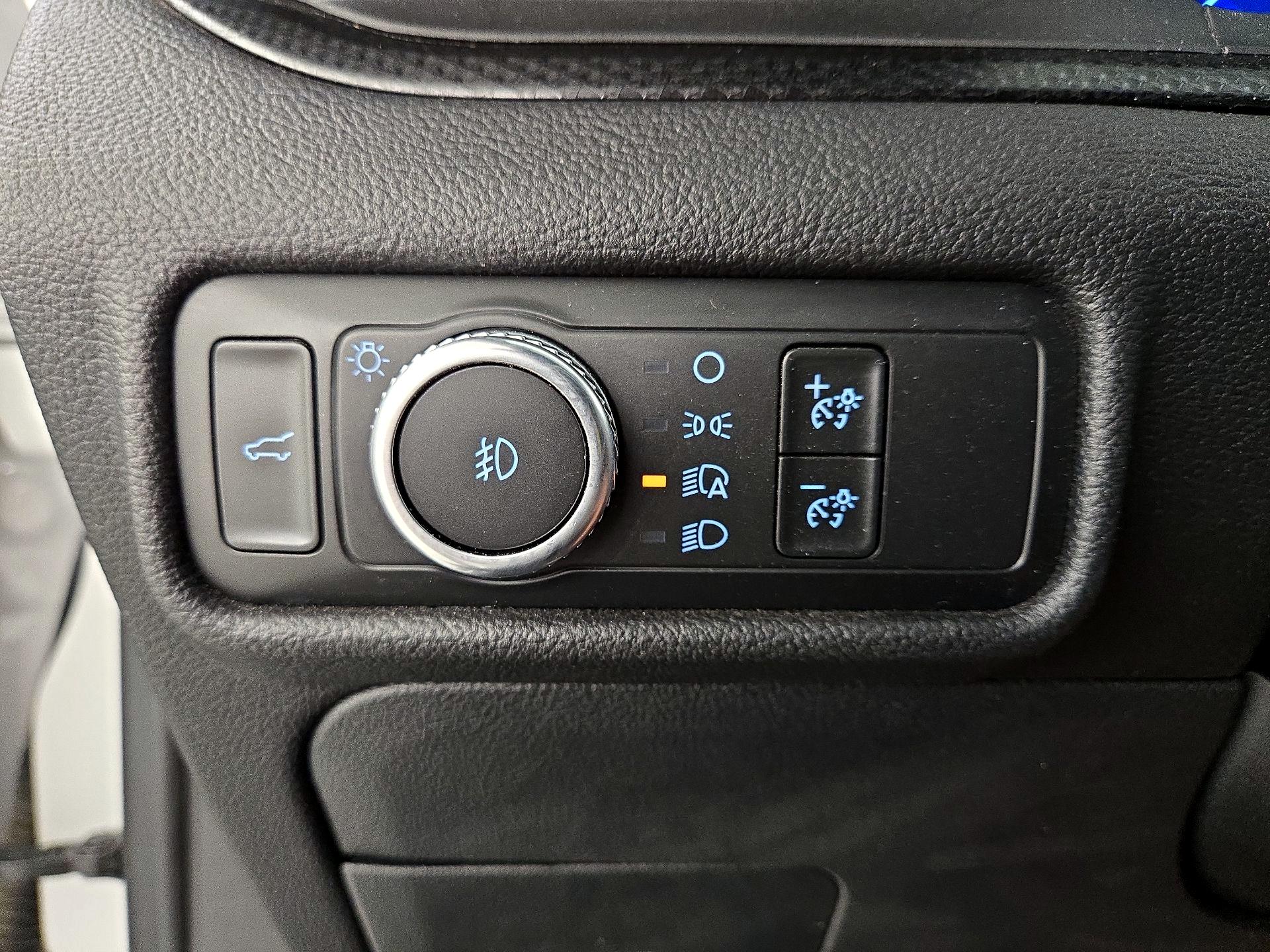 Thumbnail: 2020 Ford Explorer - 13