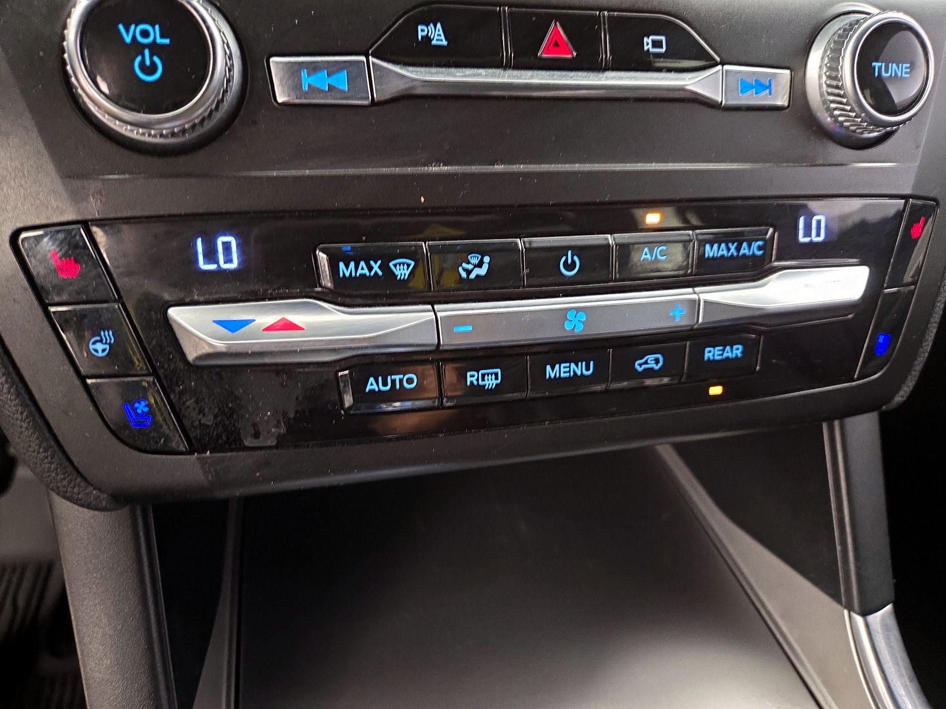 Thumbnail: 2020 Ford Explorer - 17