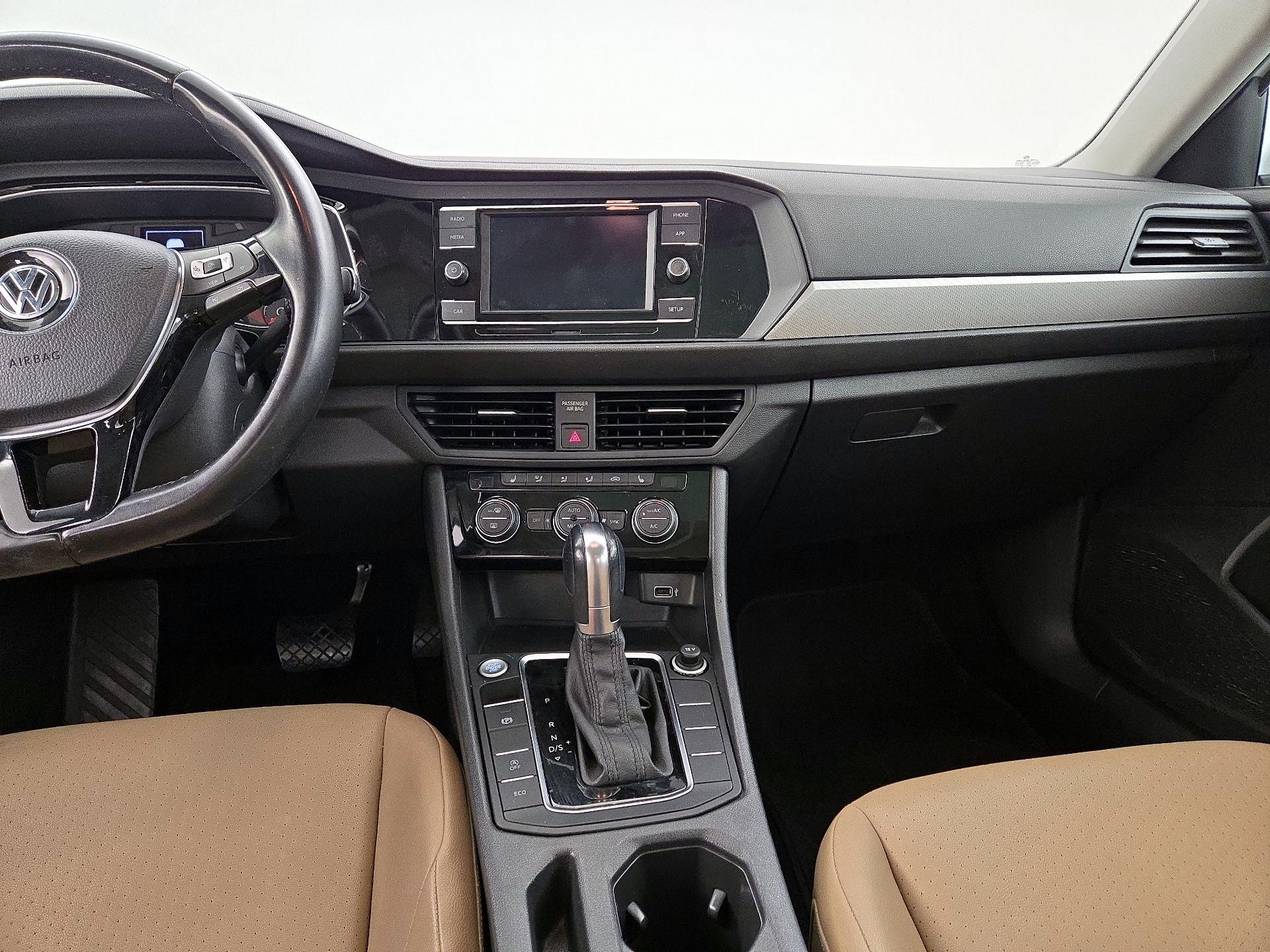 Thumbnail: 2019 Volkswagen Jetta - 9