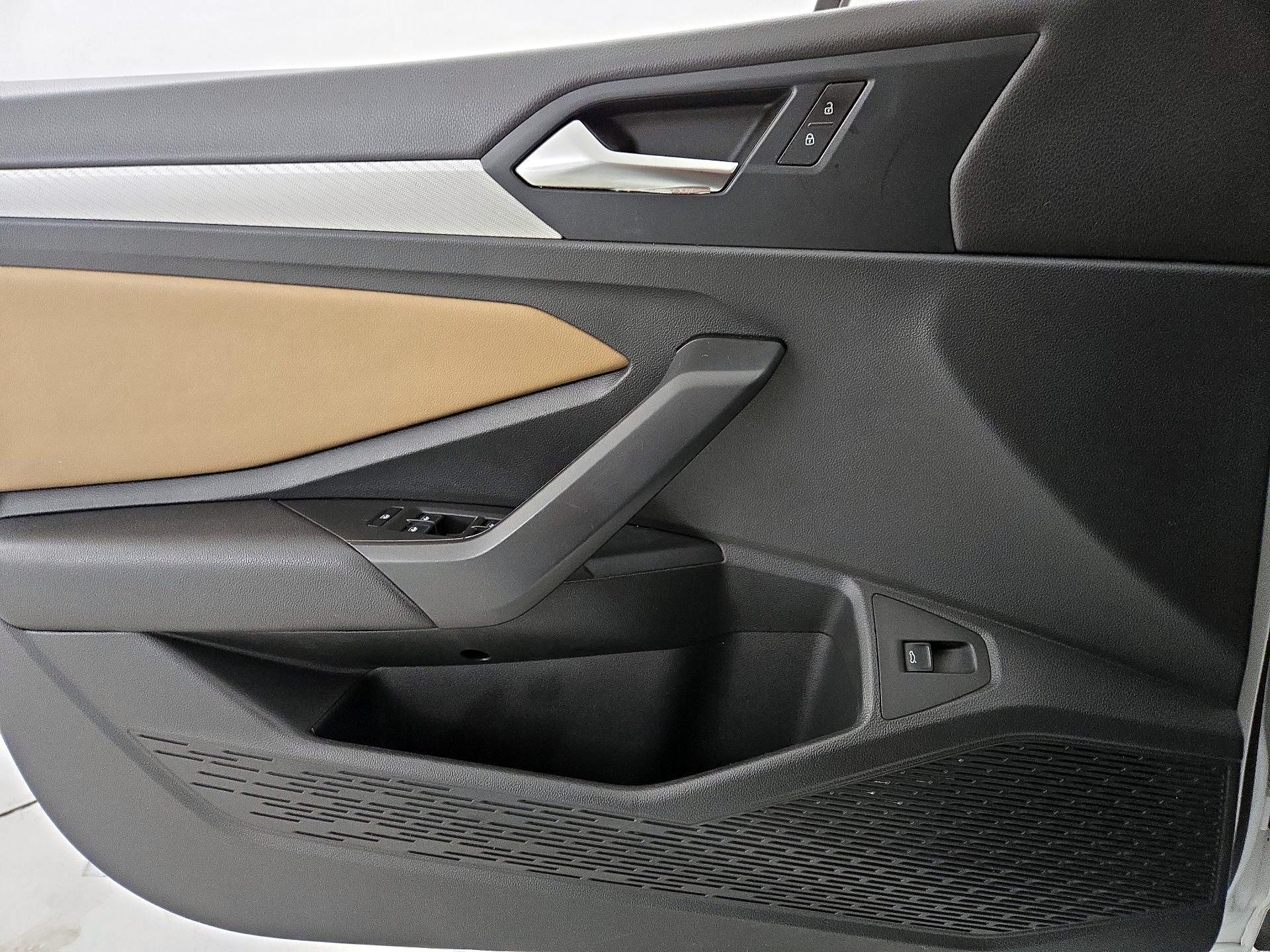 Thumbnail: 2019 Volkswagen Jetta - 12