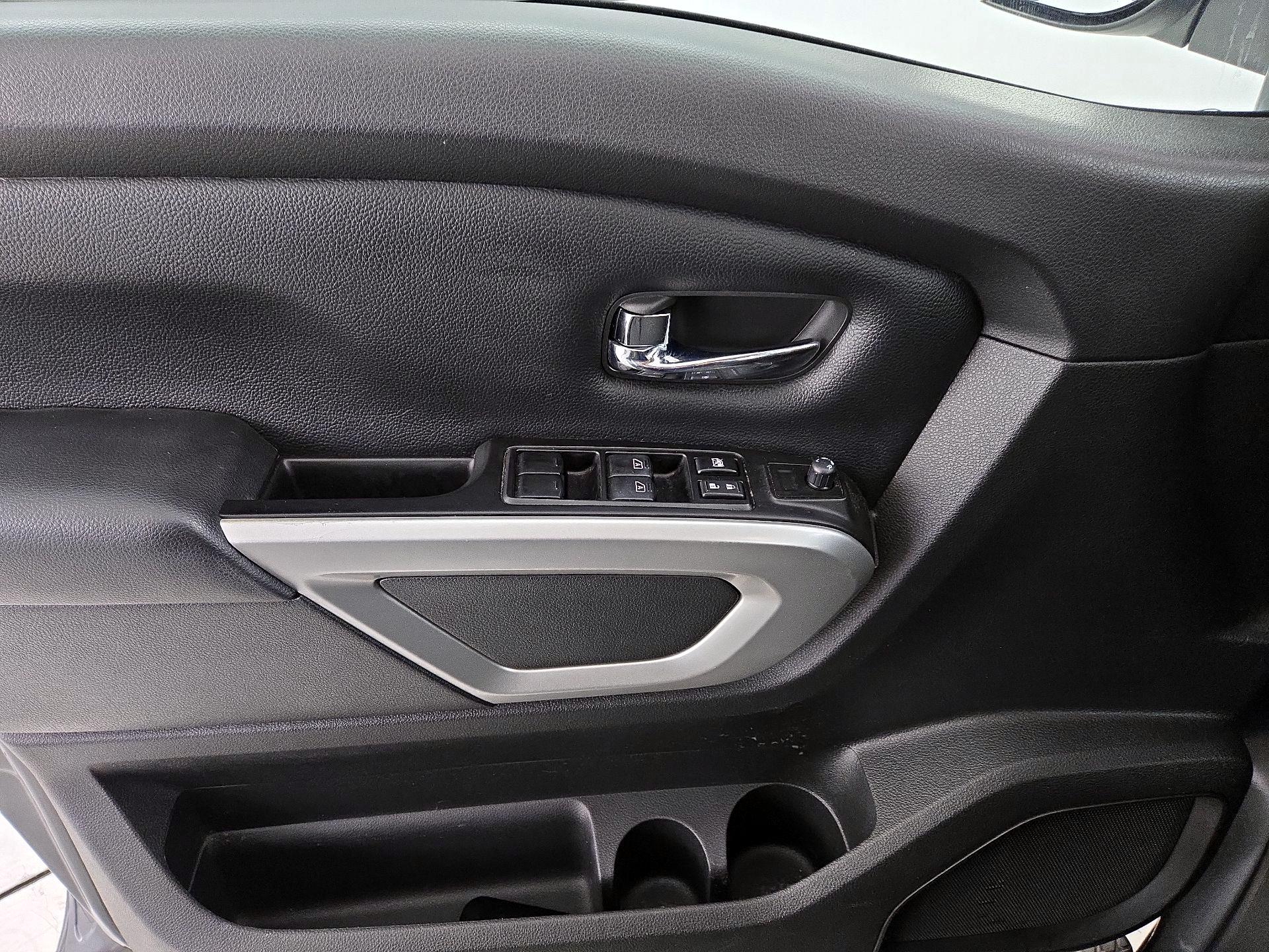 Thumbnail: 2018 Nissan Titan - 12