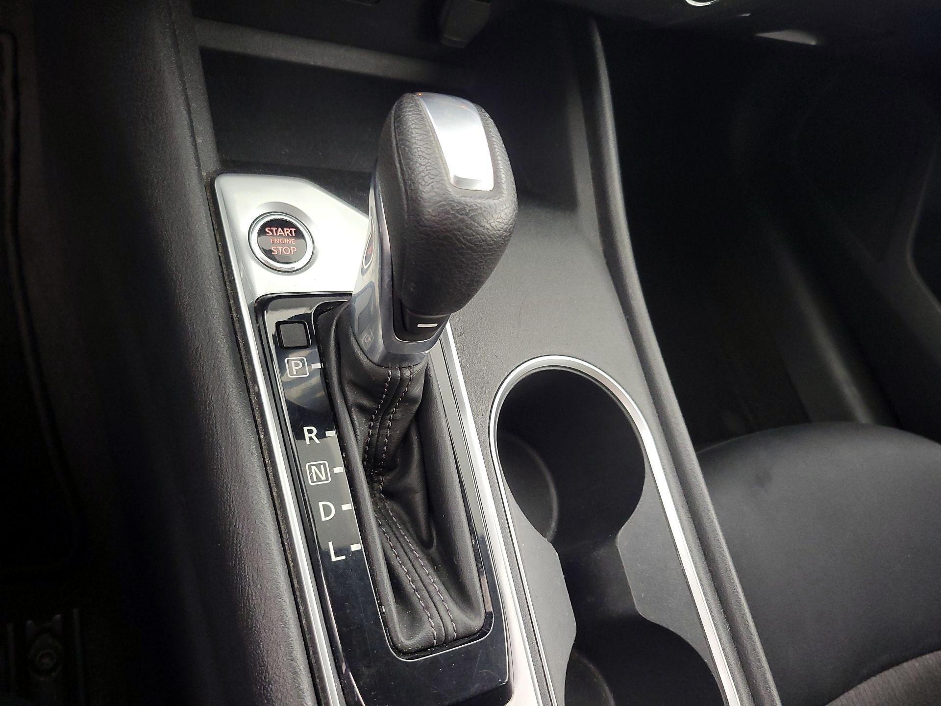 Thumbnail: 2022 Nissan Altima - 17