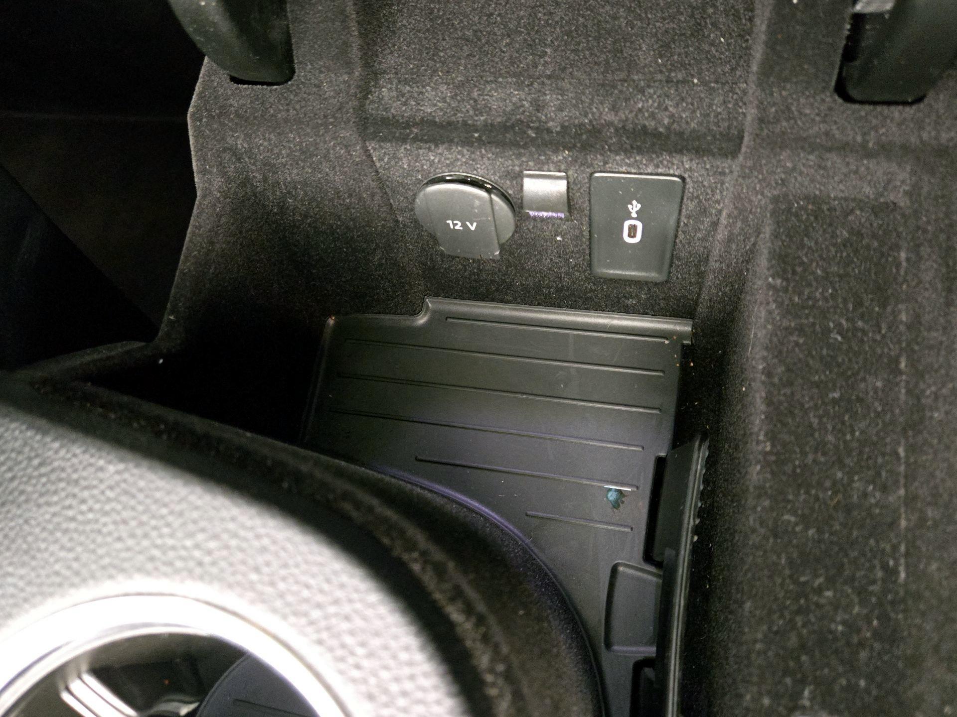 Thumbnail: 2023 Porsche Panamera - 19