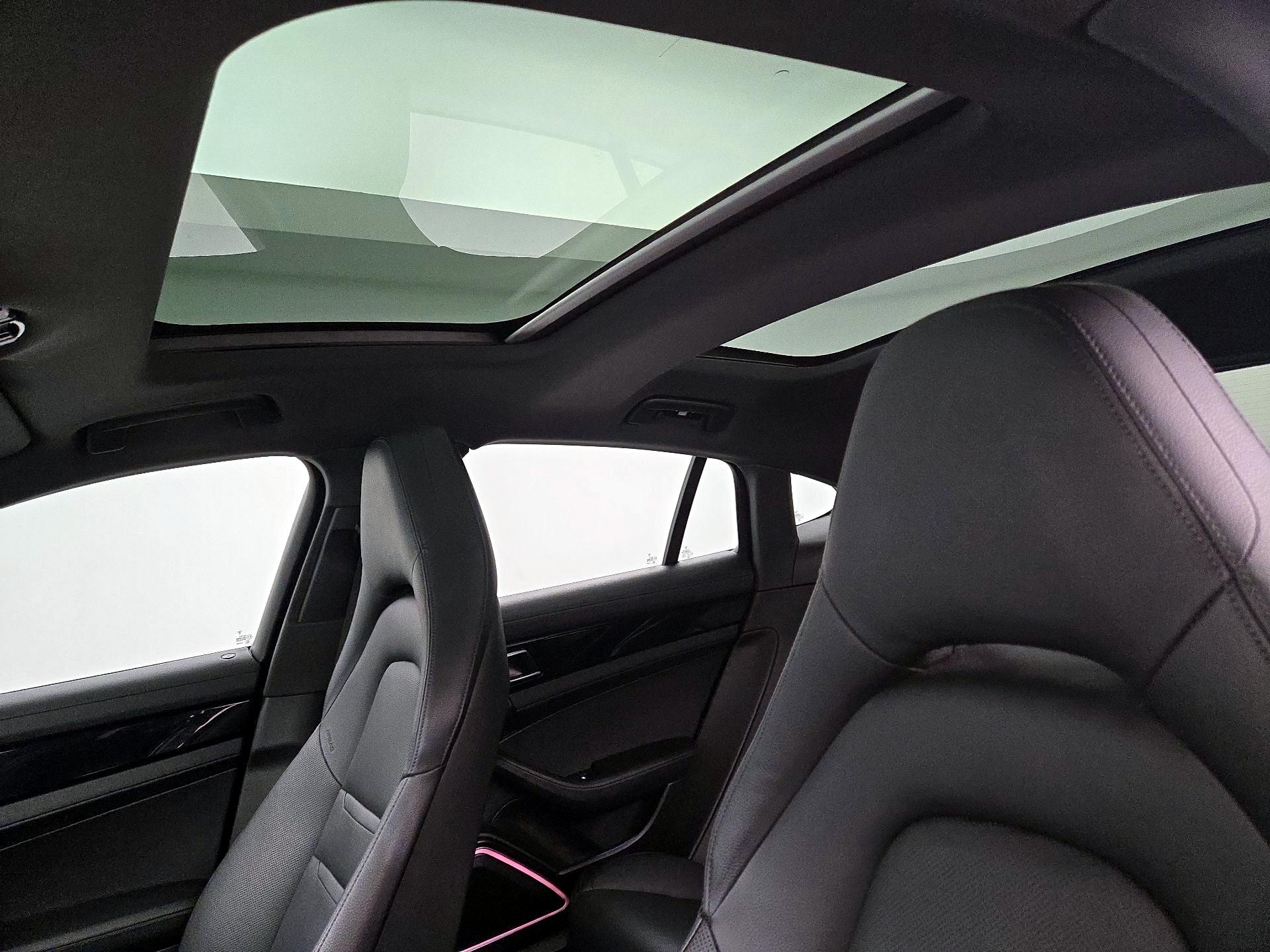 Thumbnail: 2023 Porsche Panamera - 20