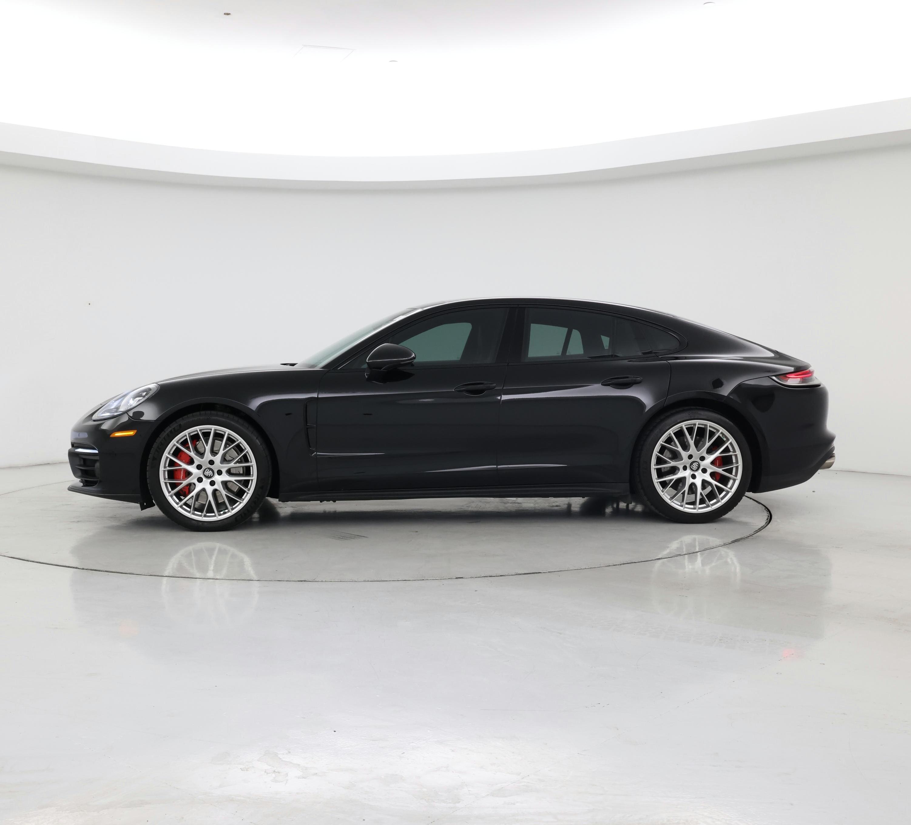 Thumbnail: 2023 Porsche Panamera - 3