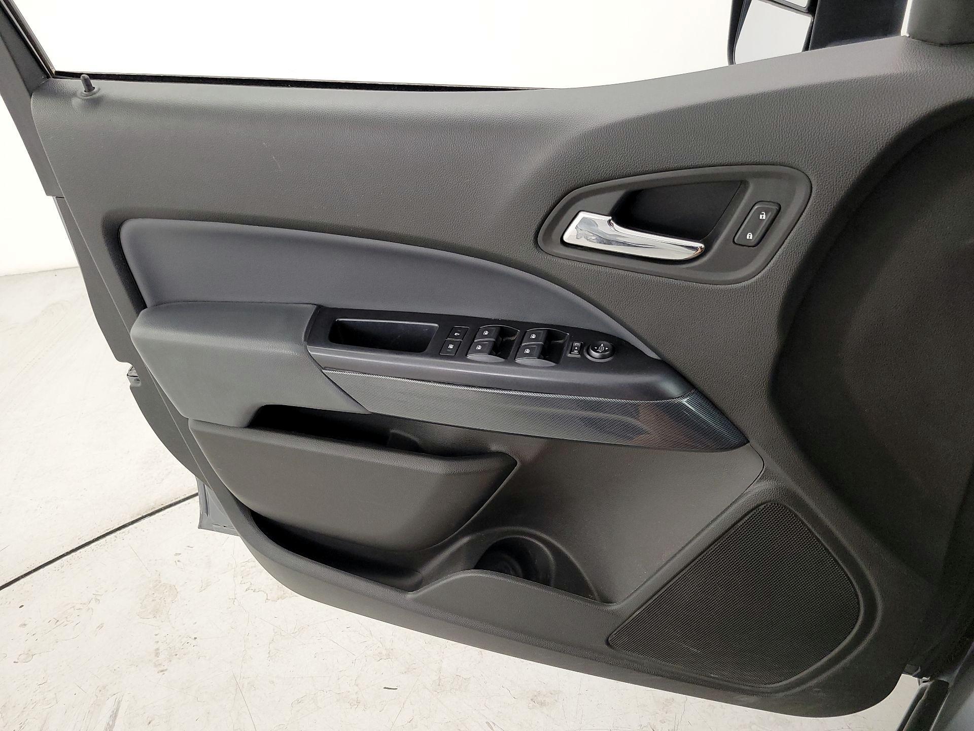 Thumbnail: 2019 Chevrolet Colorado - 12