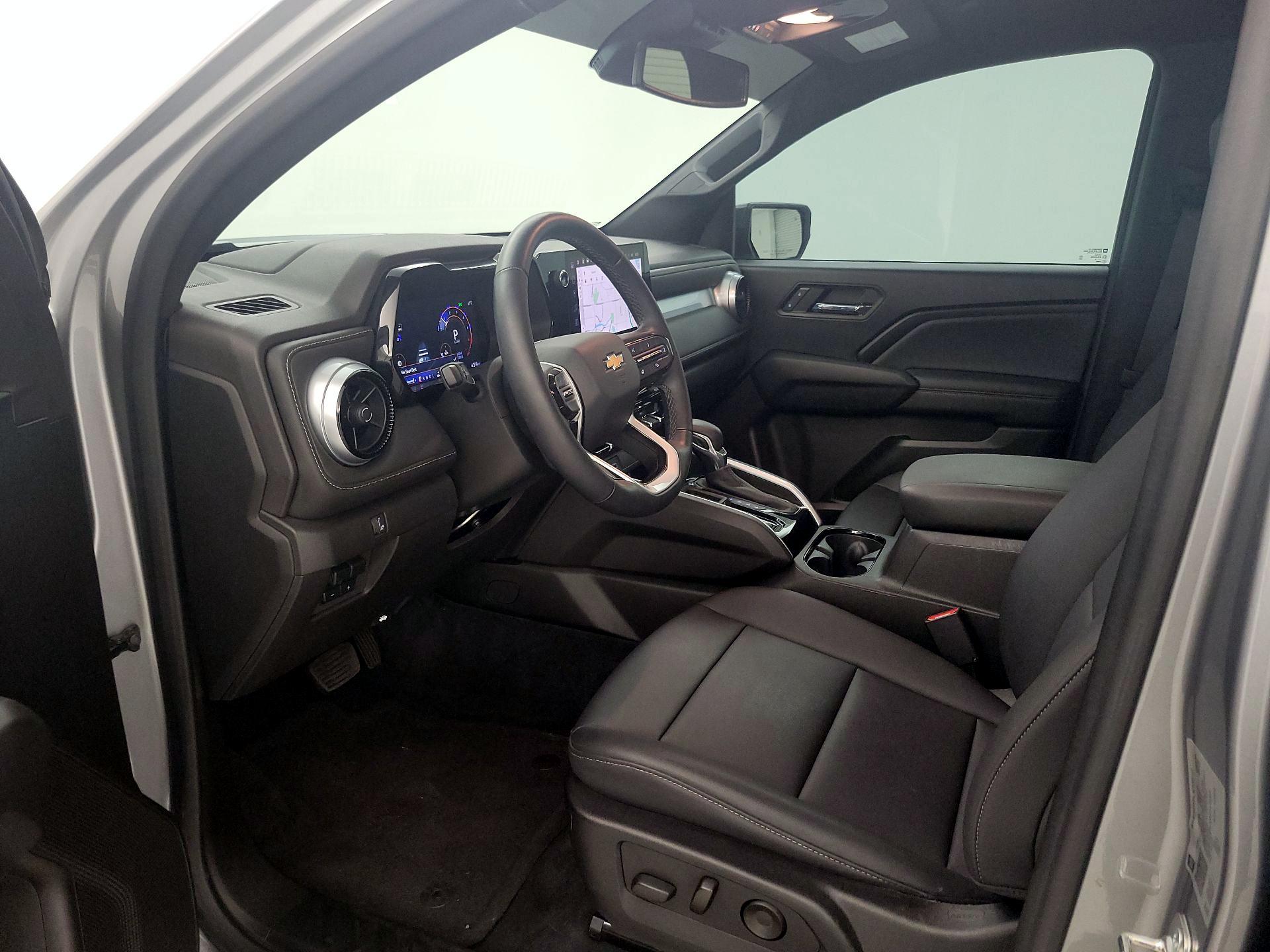 Thumbnail: 2024 Chevrolet Colorado - 11