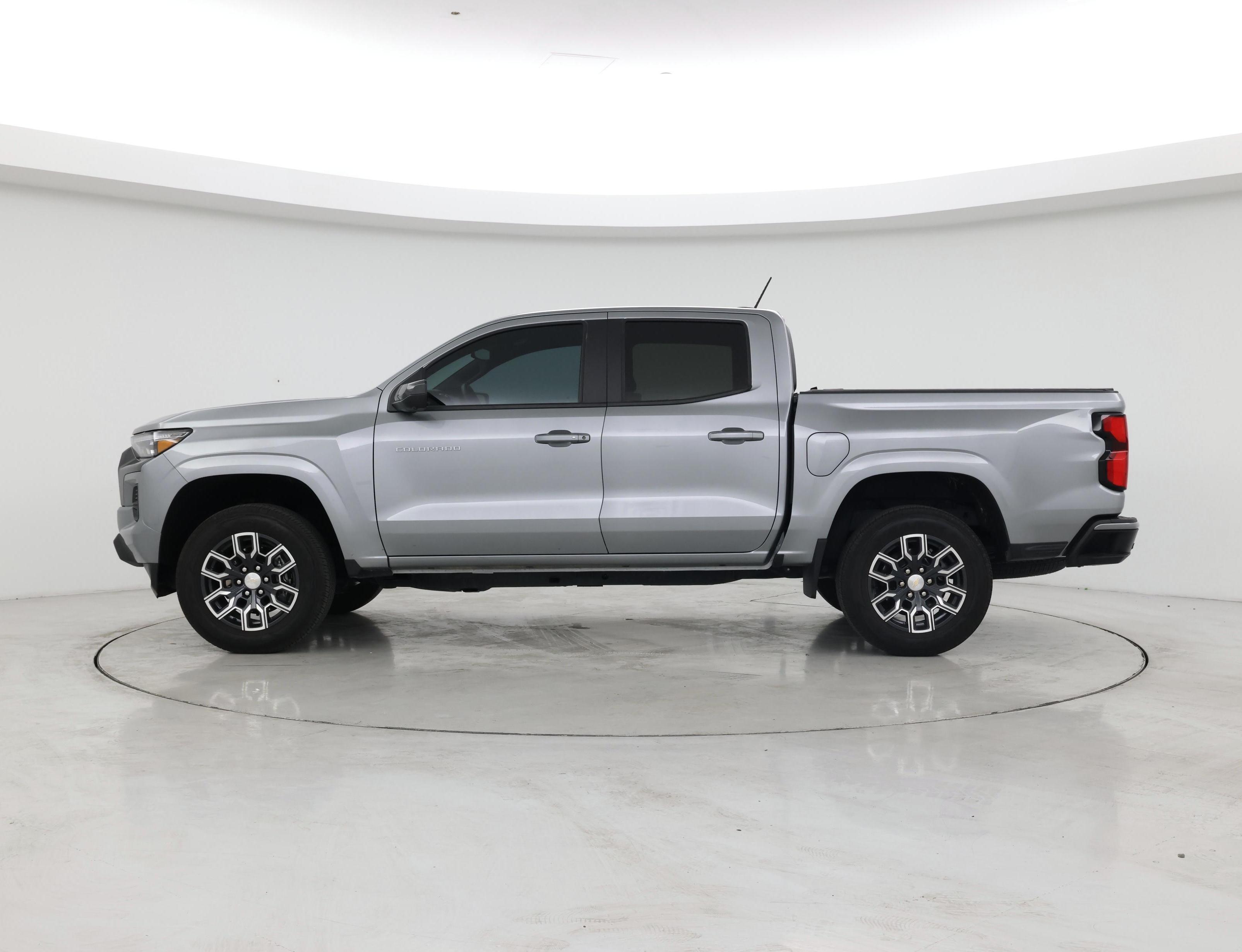 Thumbnail: 2024 Chevrolet Colorado - 3