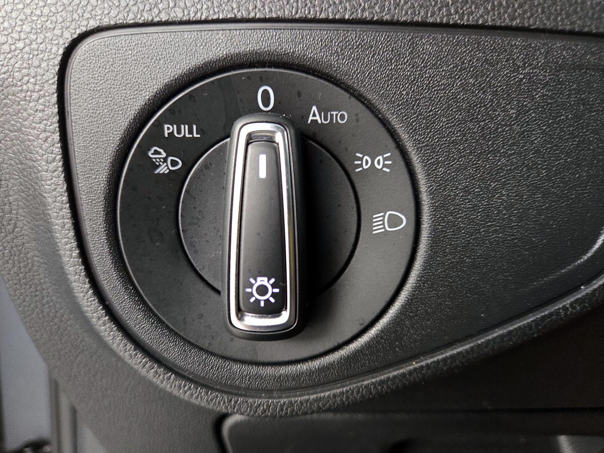 Thumbnail: 2021 Volkswagen Atlas - 13