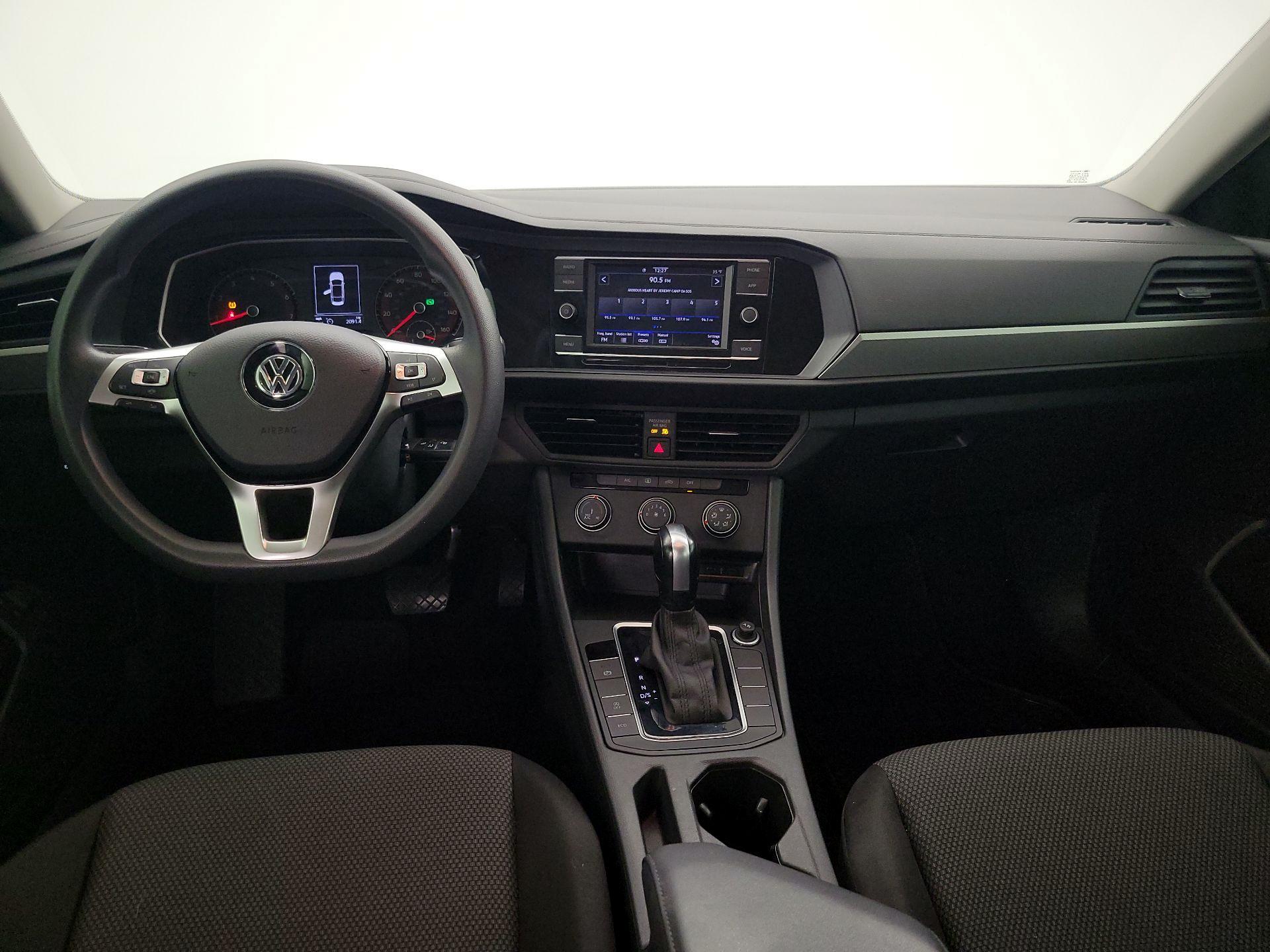 Thumbnail: 2021 Volkswagen Jetta - 9