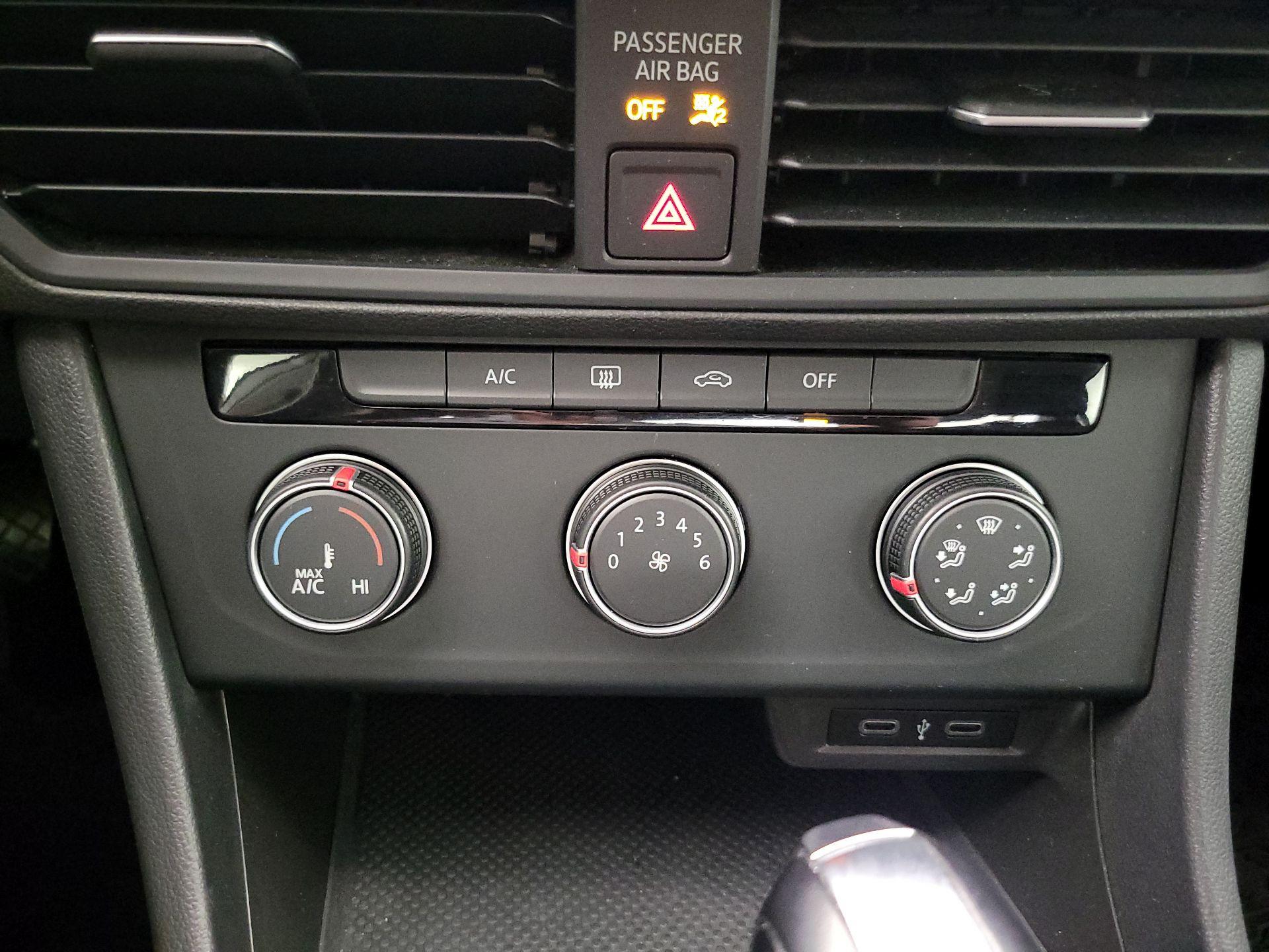 Thumbnail: 2021 Volkswagen Jetta - 16