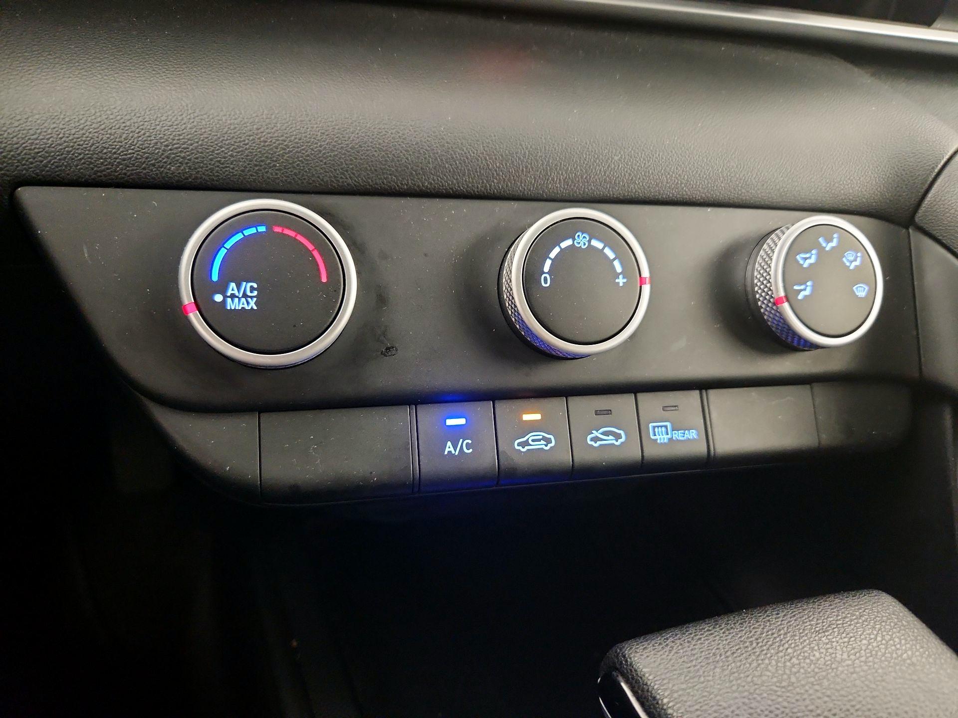 Thumbnail: 2024 Hyundai Elantra - 16