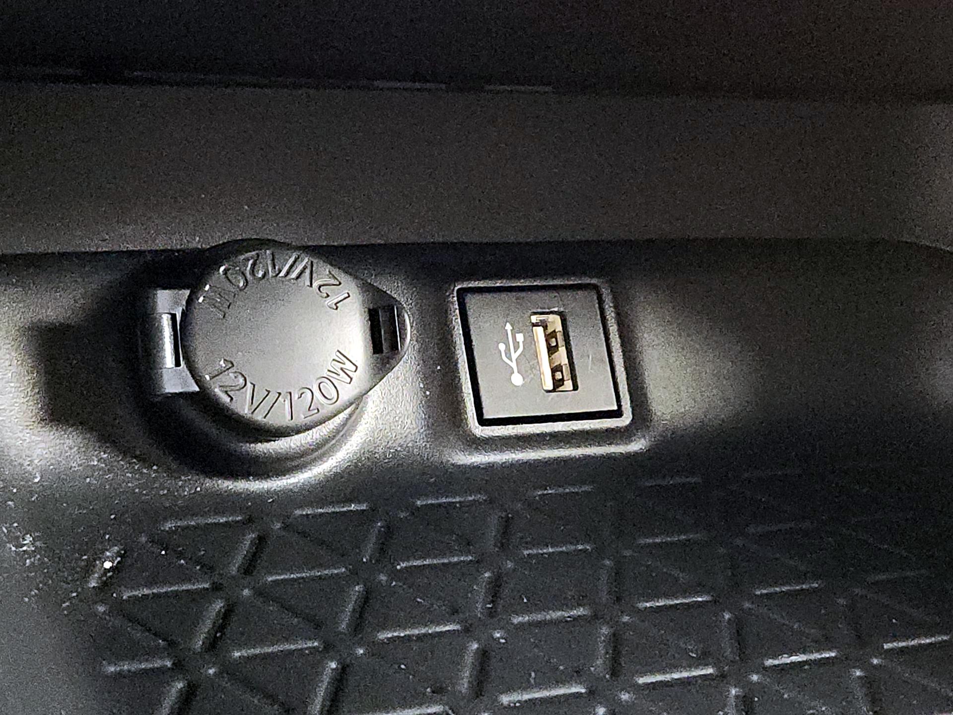 Thumbnail: 2025 Toyota RAV4 - 18