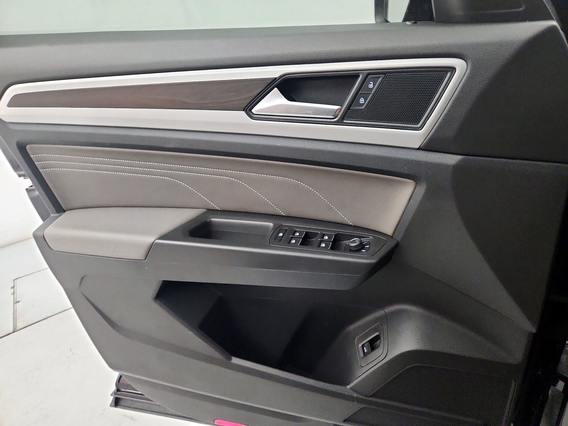 Thumbnail: 2023 Volkswagen Atlas - 12