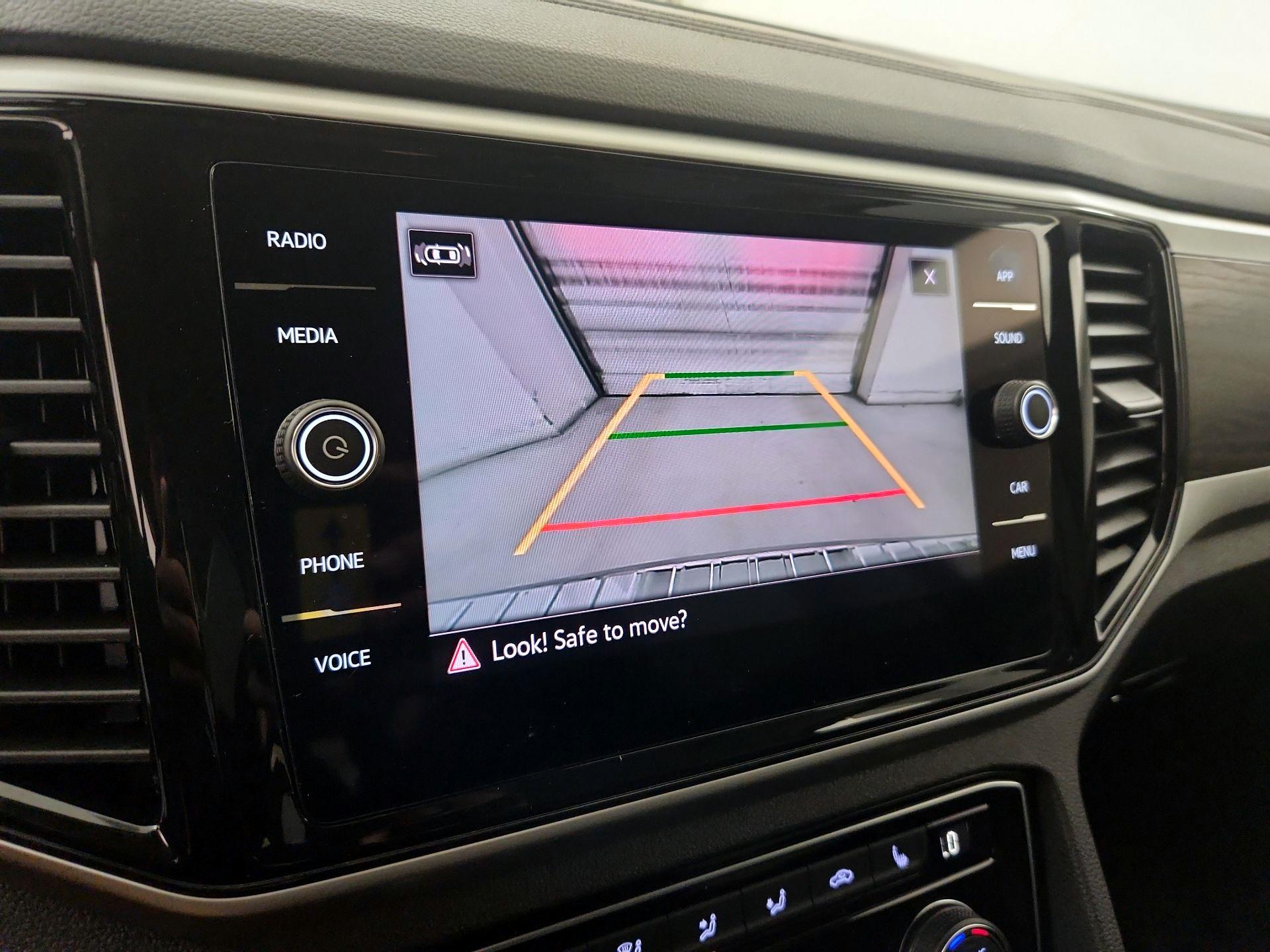 Thumbnail: 2023 Volkswagen Atlas - 14