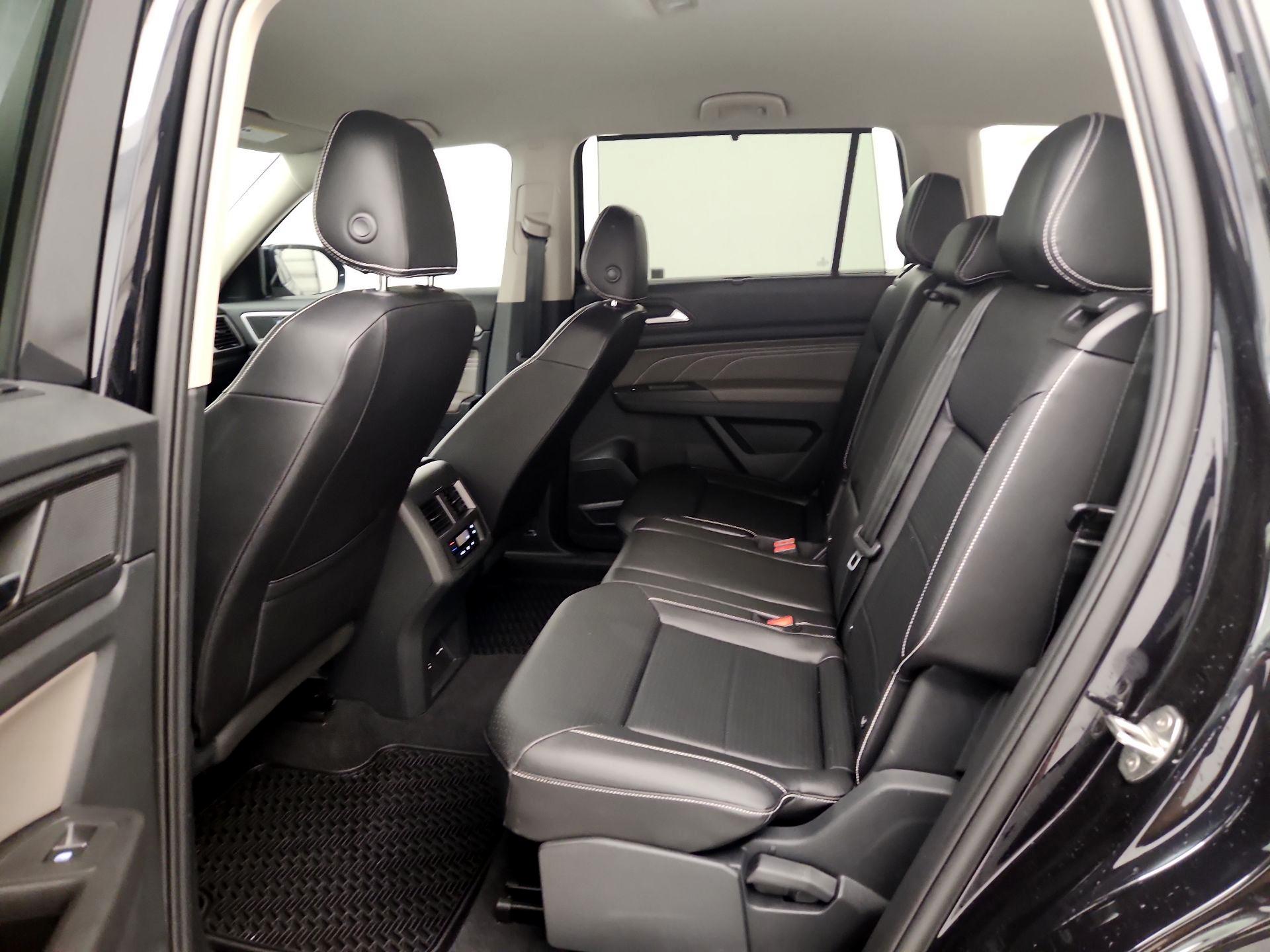 Thumbnail: 2023 Volkswagen Atlas - 18