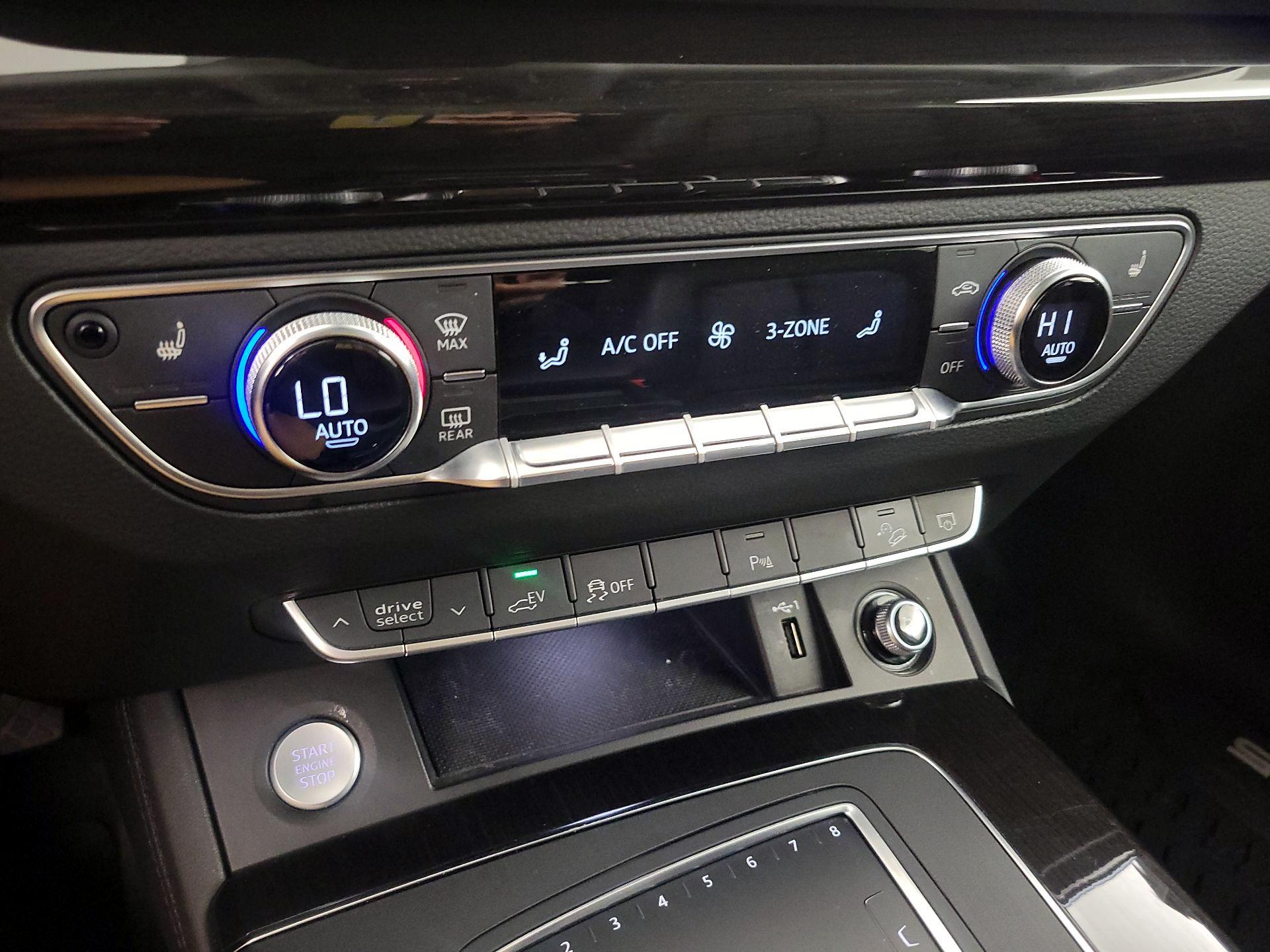 Thumbnail: 2020 Audi Q5 - 17