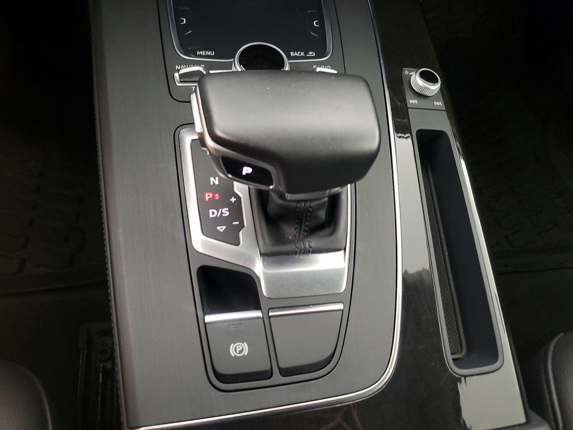 Thumbnail: 2020 Audi Q5 - 18