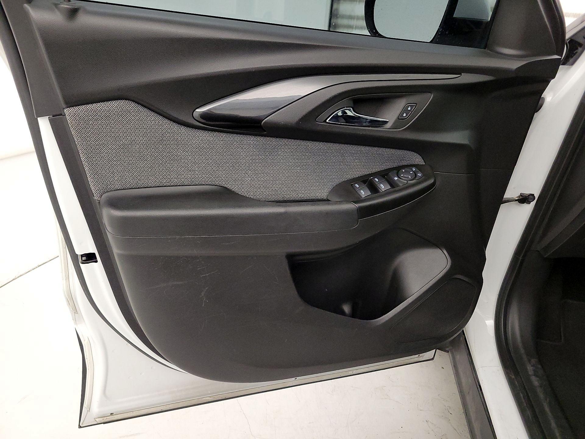 Thumbnail: 2023 Chevrolet TrailBlazer - 12