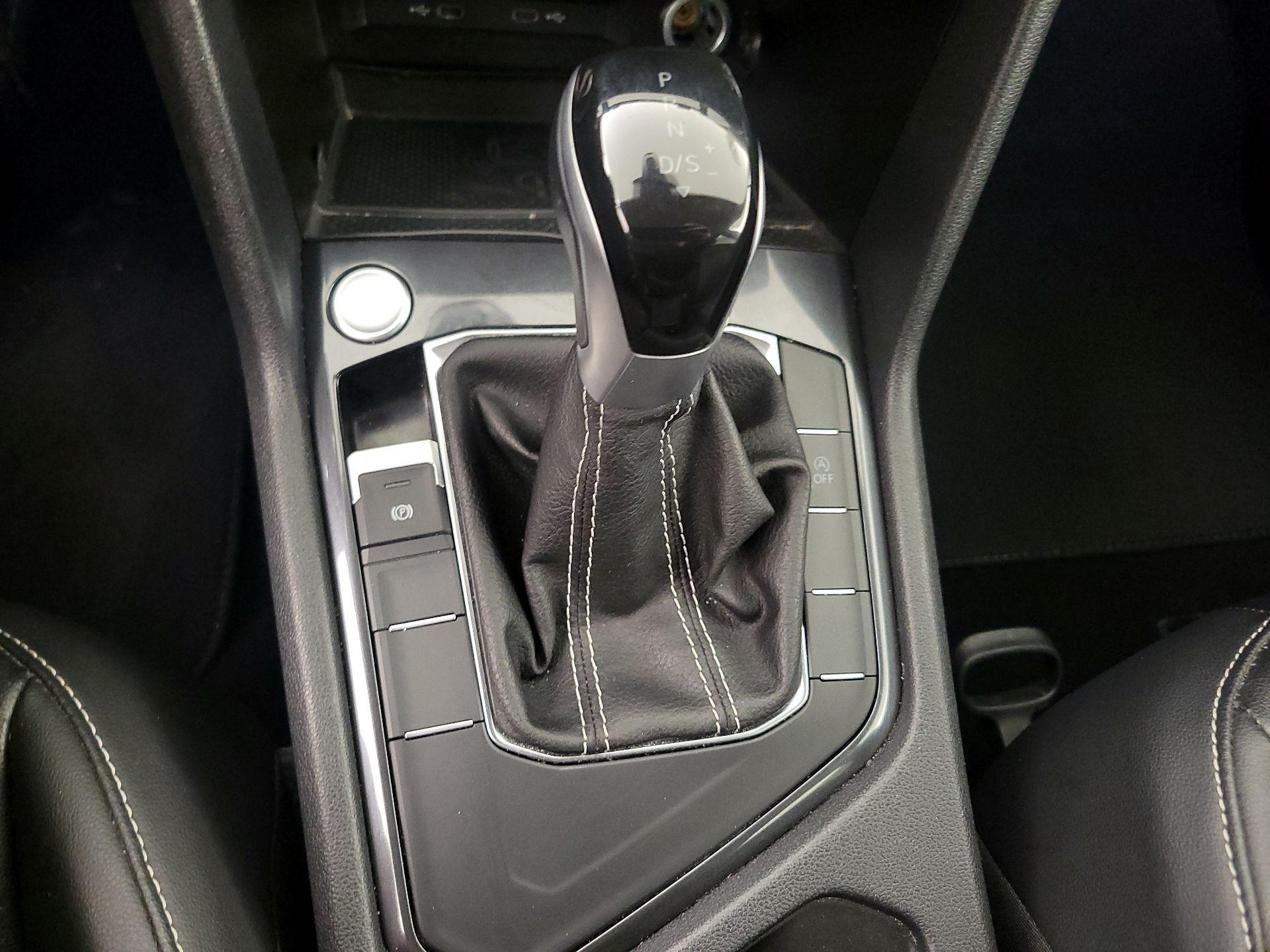 Thumbnail: 2024 Volkswagen Tiguan - 17