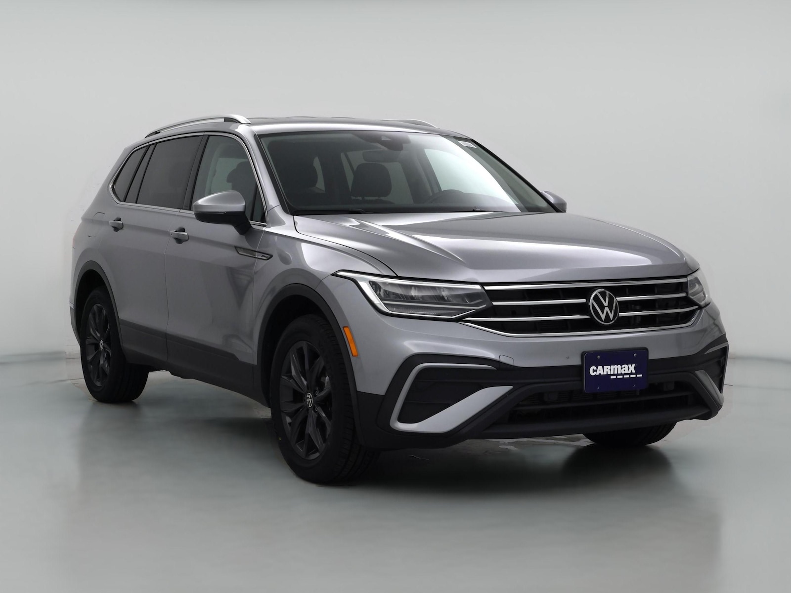 2024 Volkswagen Tiguan SE - Photo 1