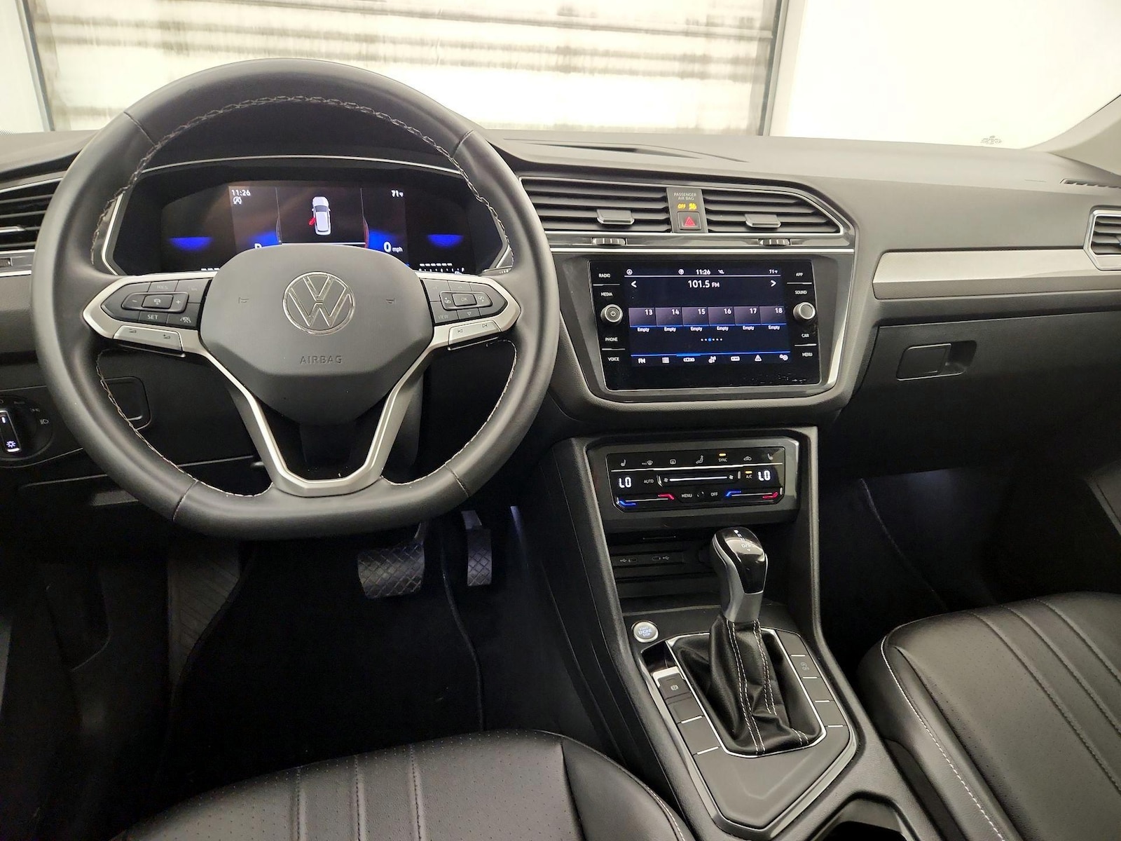 2024 Volkswagen Tiguan SE - Photo 10